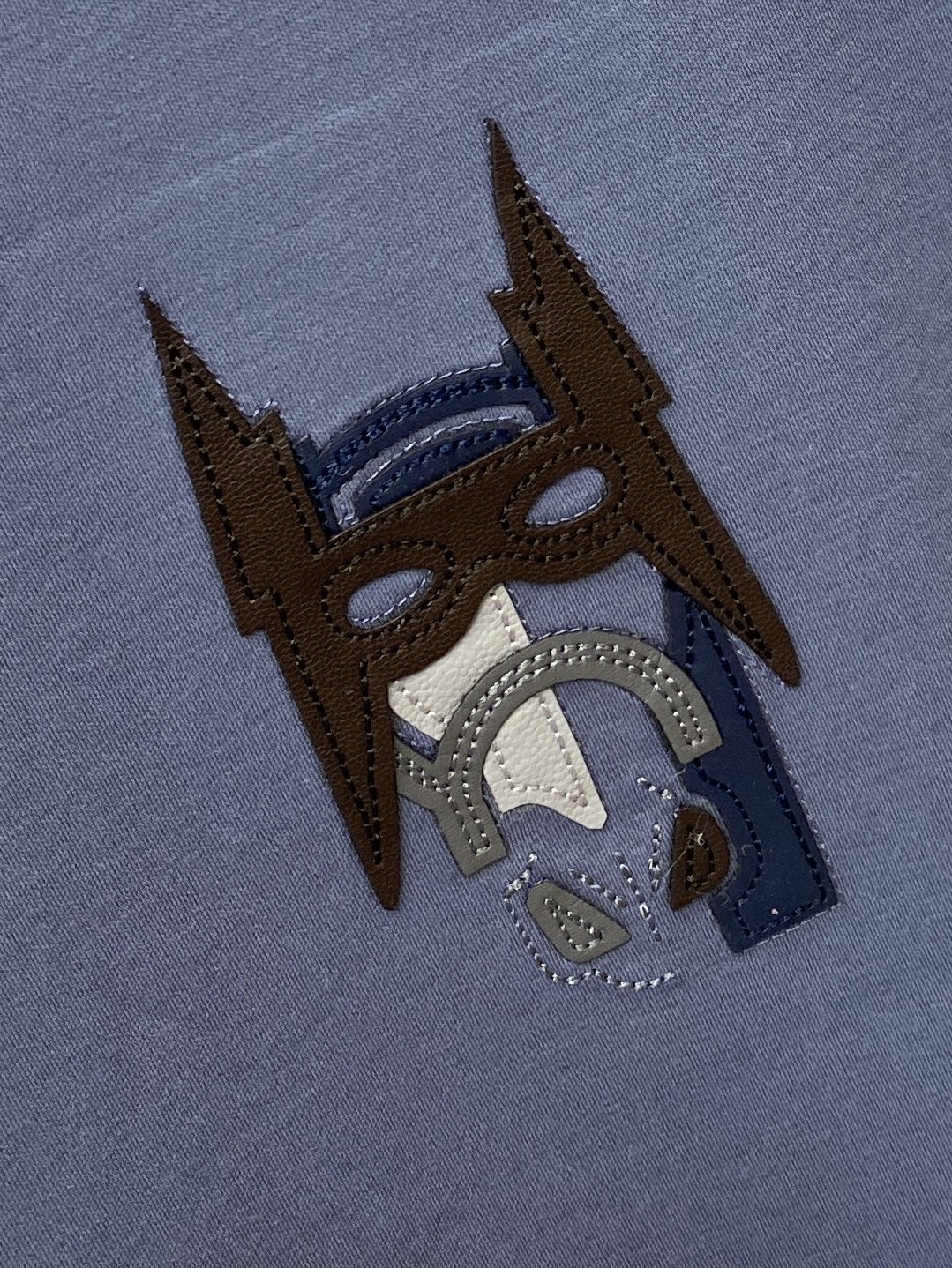 爱马仕、2026新品短袖T恤，帅气时尚，胸前刺绣装饰图案logo，简约百搭款。面料棉 不仅挺括，保持潮流