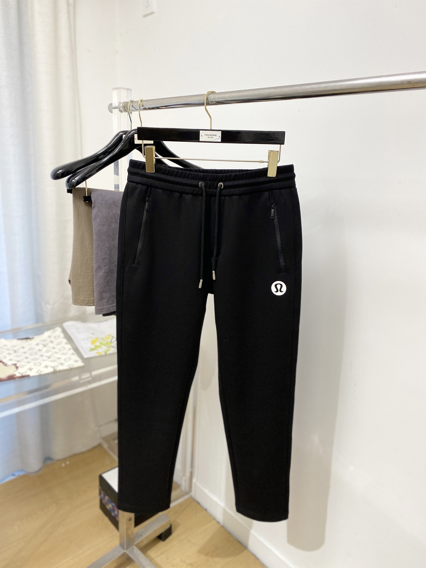 lululemon 时尚潮牌、2026爆款休闲裤 高弹显瘦必爆简约百搭爆款，做工精细，每一针都看得到用心
