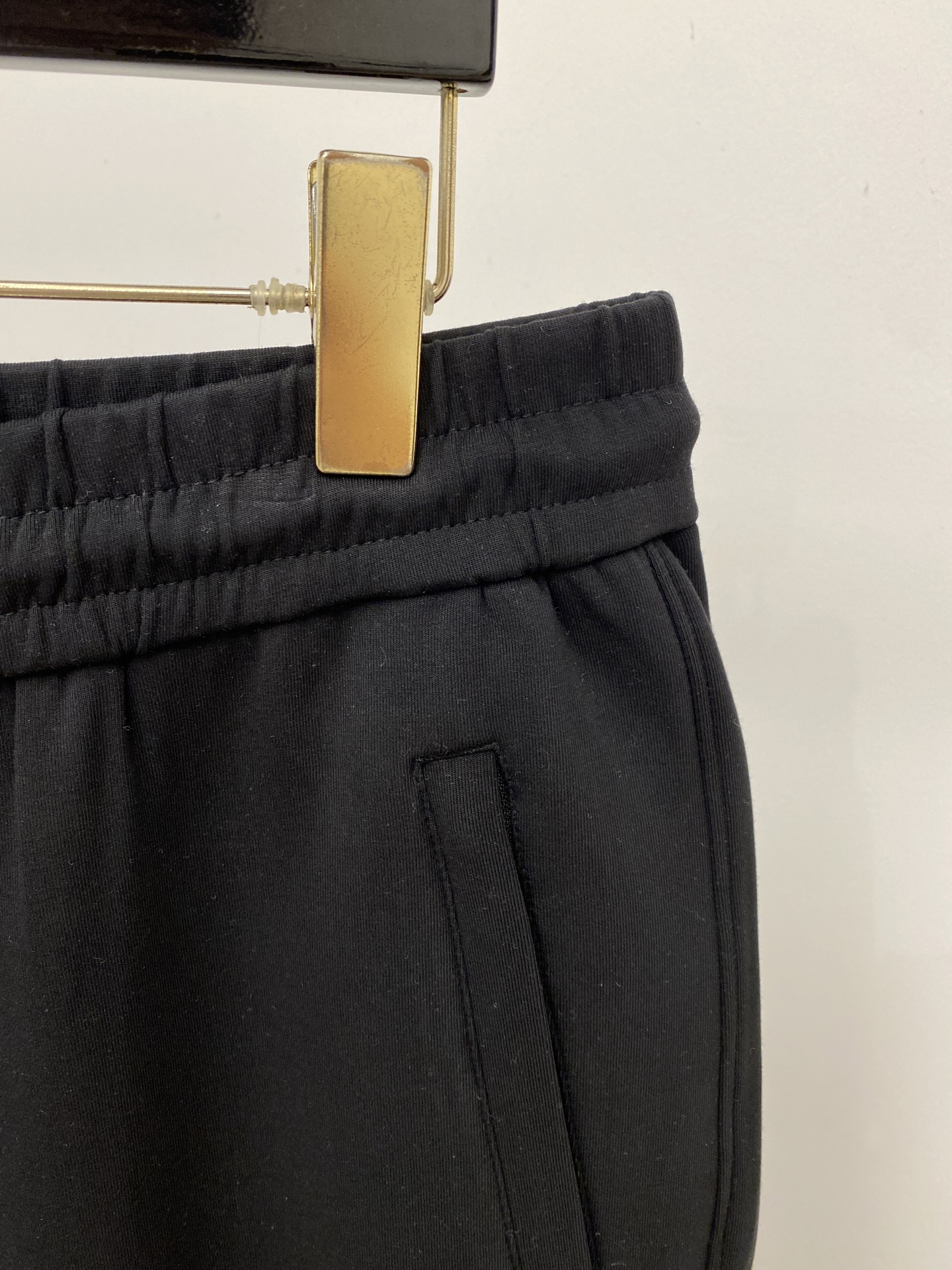 Brunello Cucinelli、2026爆款休闲裤 高弹显瘦必爆简约百搭爆款，做工精细，每一针都看