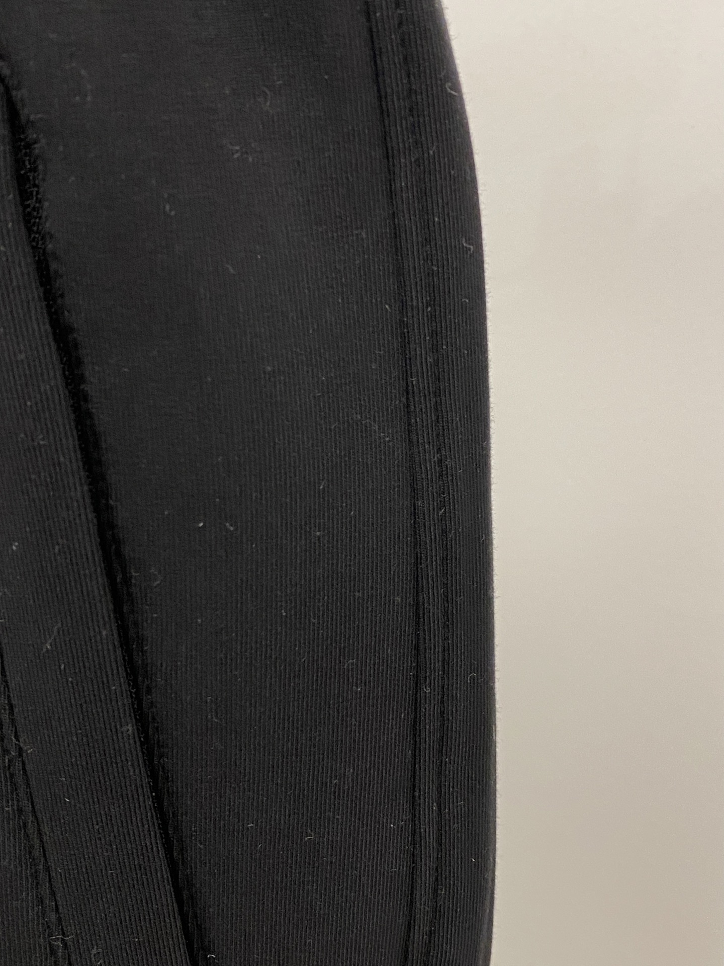 Brunello Cucinelli、2026爆款休闲裤 高弹显瘦必爆简约百搭爆款，做工精细，每一针都看