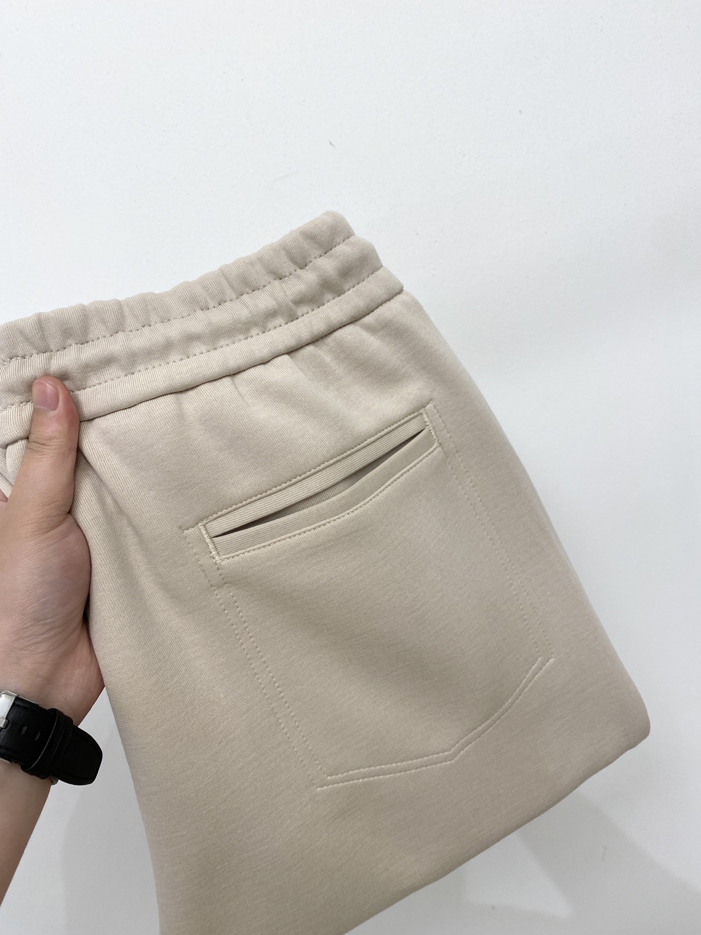 Brunello Cucinelli、2026爆款休闲裤 高弹显瘦必爆简约百搭爆款，做工精细，每一针都看