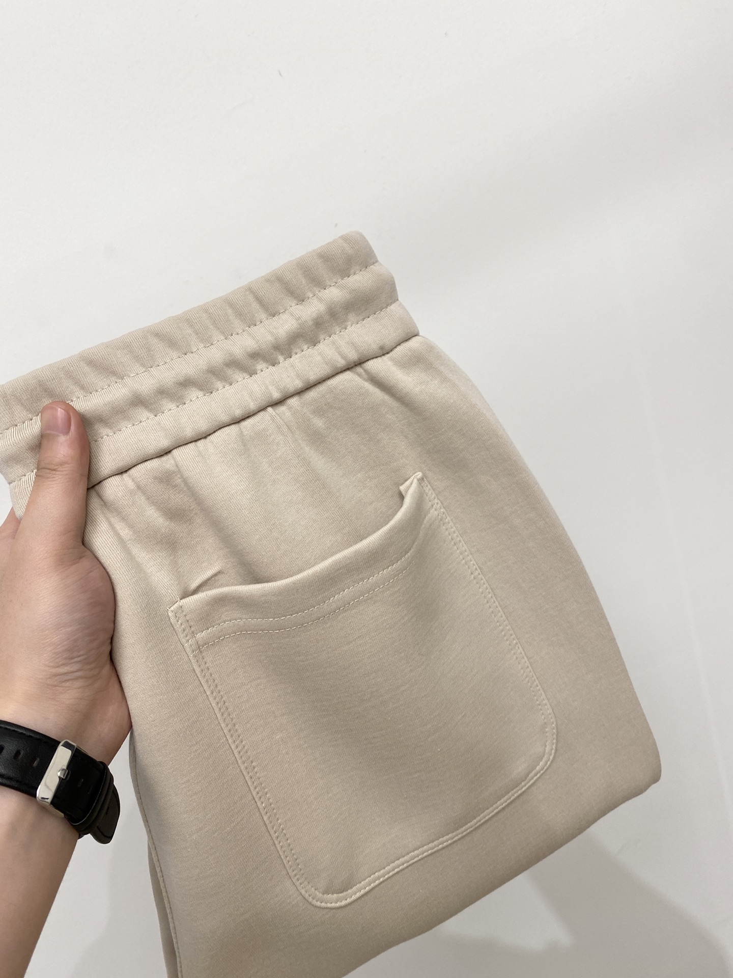 蒙口、2026爆款休闲裤 高弹显瘦必爆简约百搭爆款，做工精细，每一针都看得到用心，超多明星网红最爱 拉长