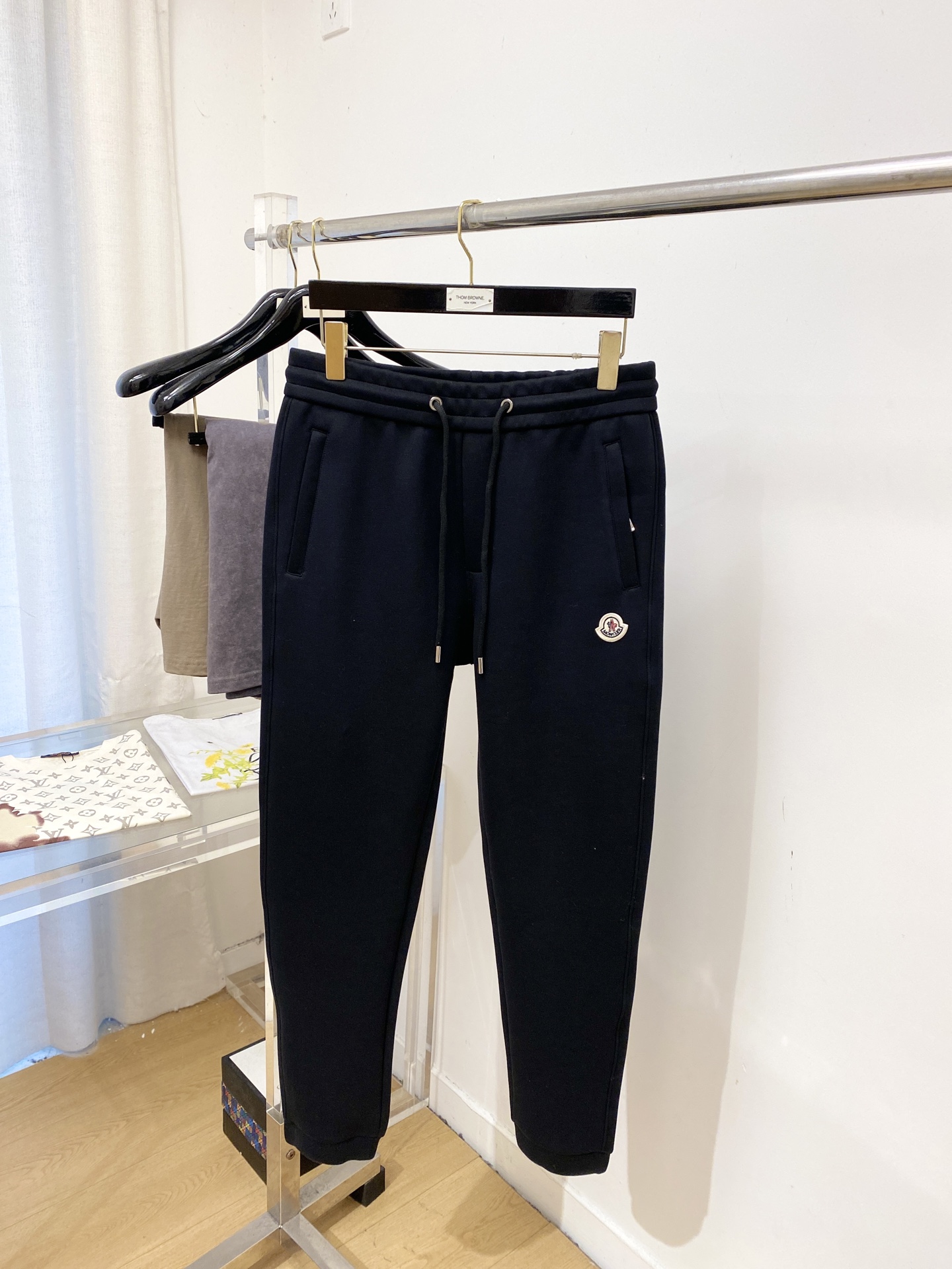 蒙口、2026爆款休闲裤 高弹显瘦必爆简约百搭爆款，做工精细，每一针都看得到用心，超多明星网红最爱 拉长