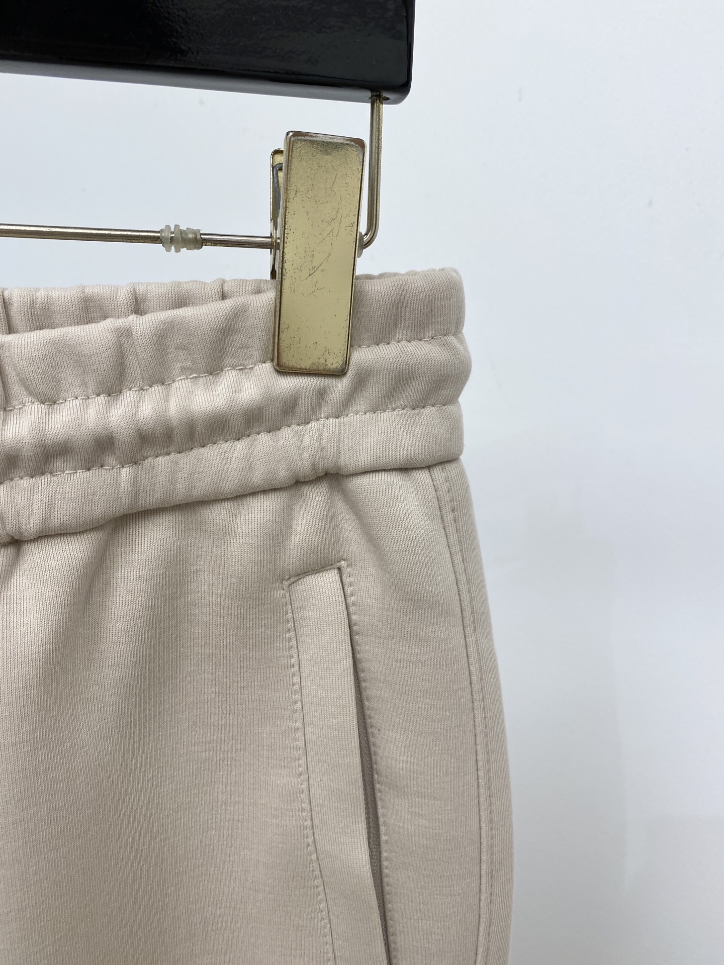 蒙口、2026爆款休闲裤 高弹显瘦必爆简约百搭爆款，做工精细，每一针都看得到用心，超多明星网红最爱 拉长