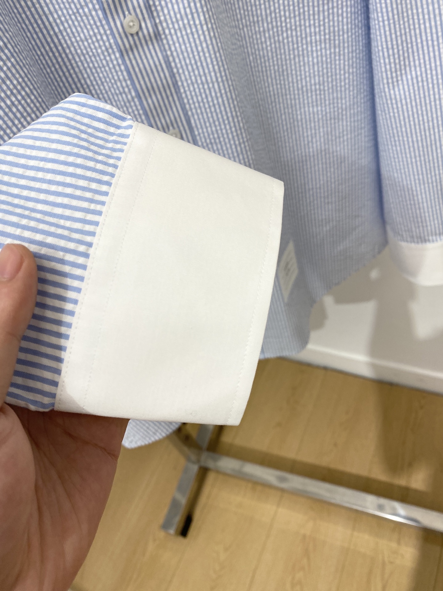 TB、2026新品衬衫，时尚帅气，简约百搭款，定制原版面料，不仅挺括，保持潮流的廓形，又穿着舒适，纱织更