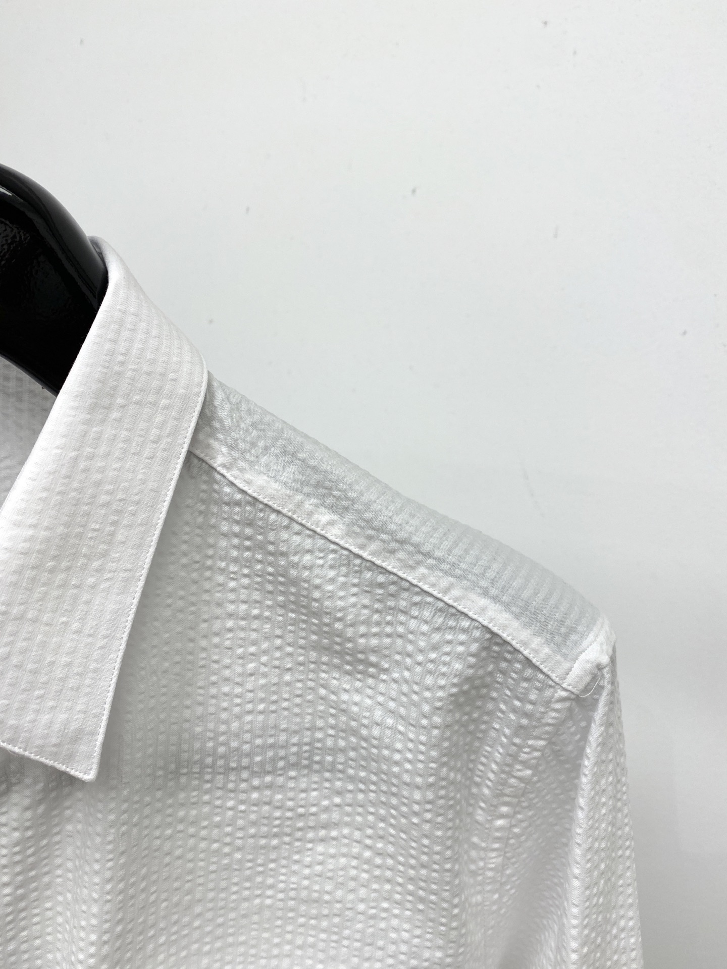 迪奥、2026新品衬衫，时尚帅气，简约百搭款，定制原版面料，不仅挺括，保持潮流的廓形，又穿着舒适，纱织更