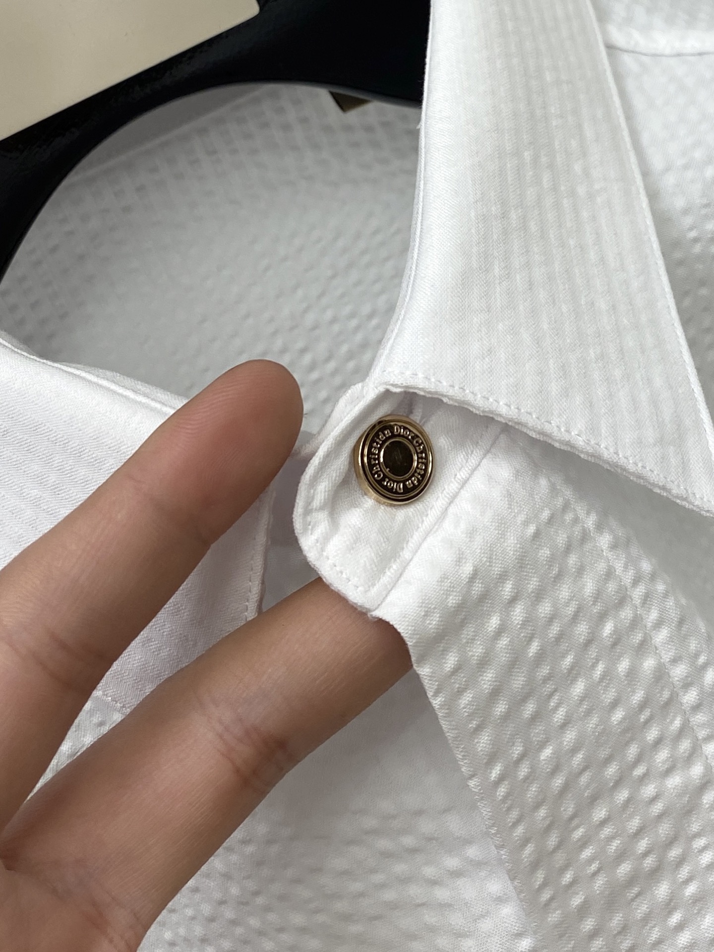 迪奥、2026新品衬衫，时尚帅气，简约百搭款，定制原版面料，不仅挺括，保持潮流的廓形，又穿着舒适，纱织更