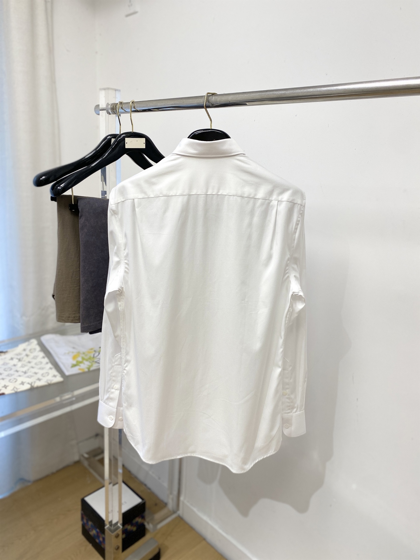 杰尼亚、2026新品衬衫，时尚帅气，简约百搭款，定制原版面料，不仅挺括，保持潮流的廓形，又穿着舒适，纱织