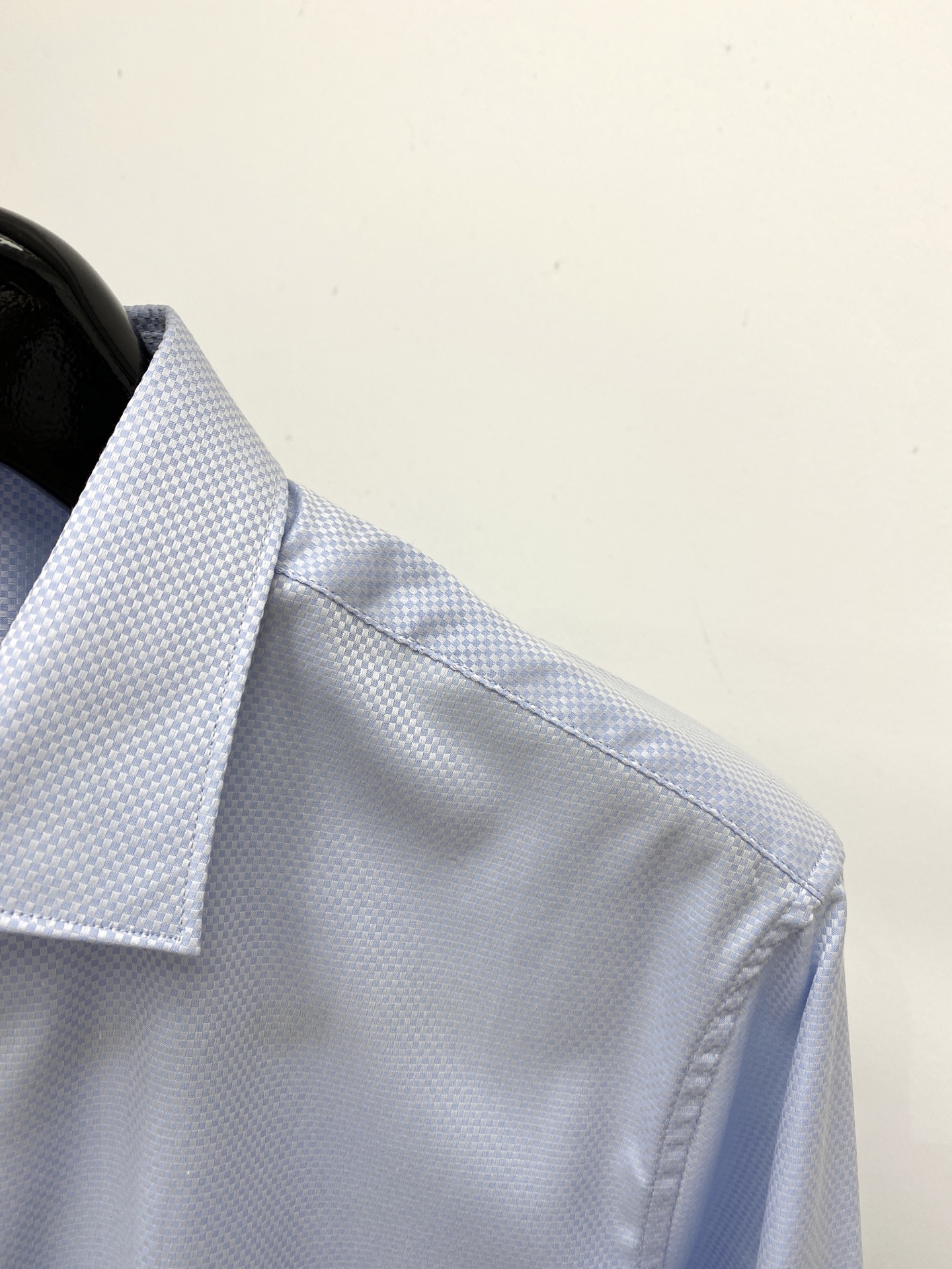 杰尼亚、2026新品衬衫，时尚帅气，简约百搭款，定制原版面料，不仅挺括，保持潮流的廓形，又穿着舒适，纱织