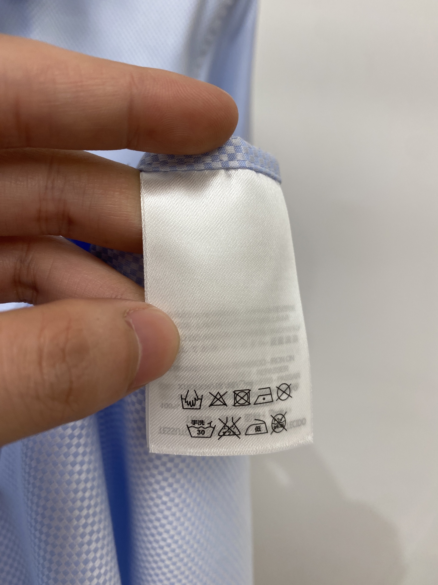 杰尼亚、2026新品衬衫，时尚帅气，简约百搭款，定制原版面料，不仅挺括，保持潮流的廓形，又穿着舒适，纱织