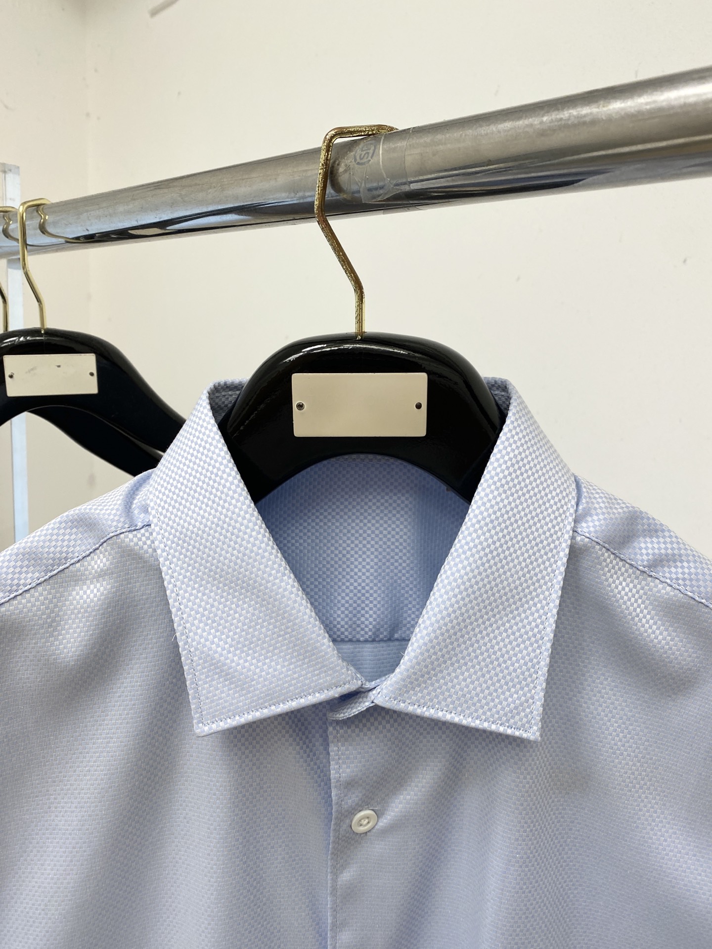 杰尼亚、2026新品衬衫，时尚帅气，简约百搭款，定制原版面料，不仅挺括，保持潮流的廓形，又穿着舒适，纱织