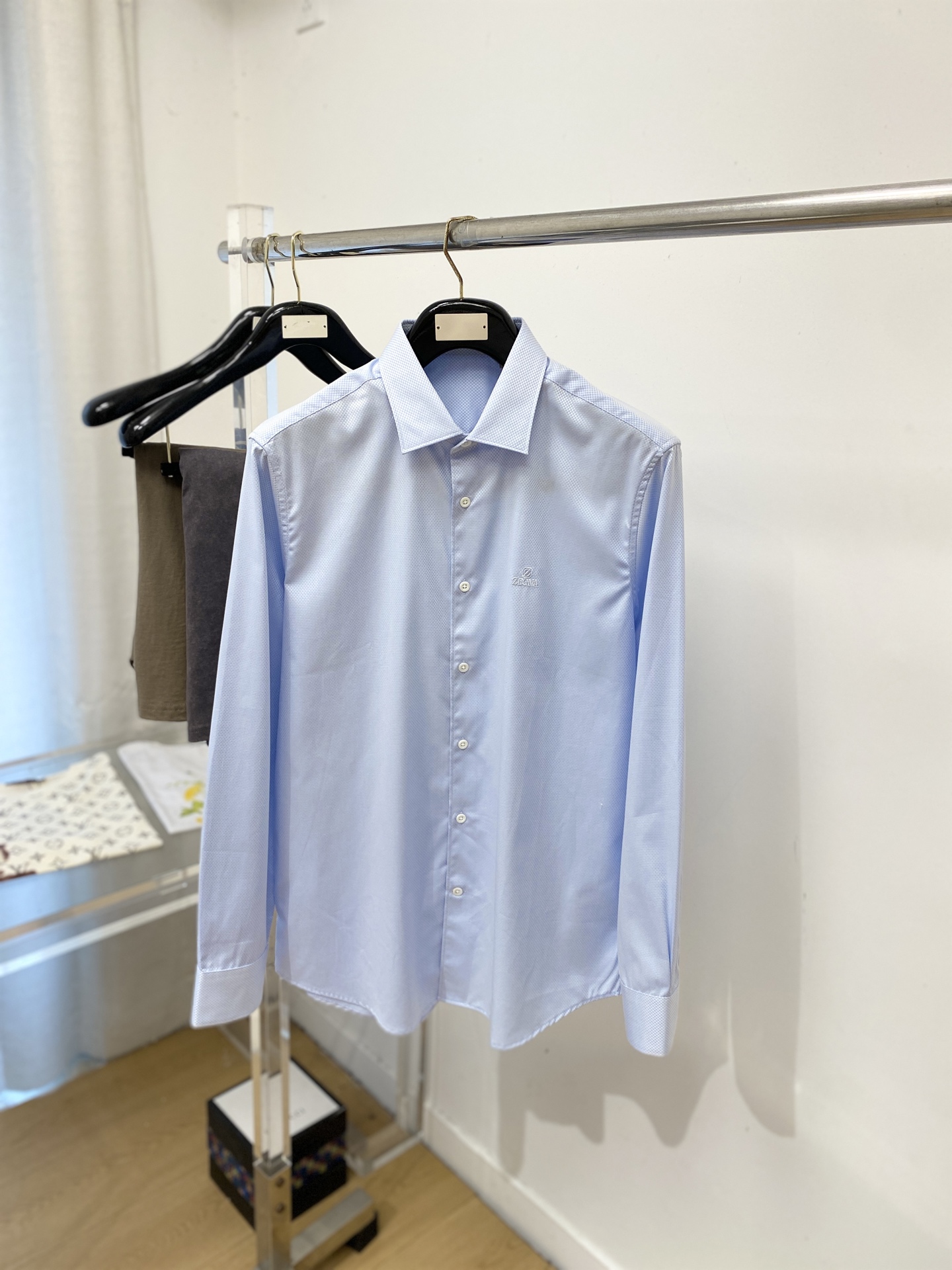 杰尼亚、2026新品衬衫，时尚帅气，简约百搭款，定制原版面料，不仅挺括，保持潮流的廓形，又穿着舒适，纱织