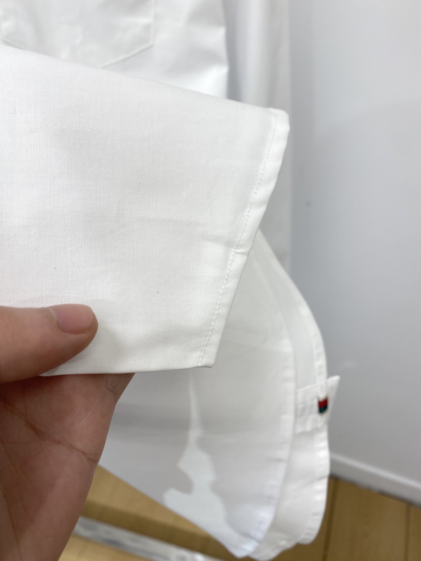 古奇、2026新品衬衫，时尚帅气，简约百搭款，定制原版面料，不仅挺括，保持潮流的廓形，又穿着舒适纱织更细