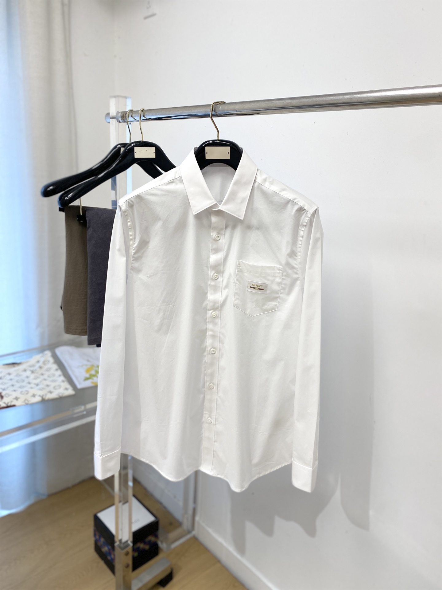 古奇、2026新品衬衫，时尚帅气，简约百搭款，定制原版面料，不仅挺括，保持潮流的廓形，又穿着舒适纱织更细