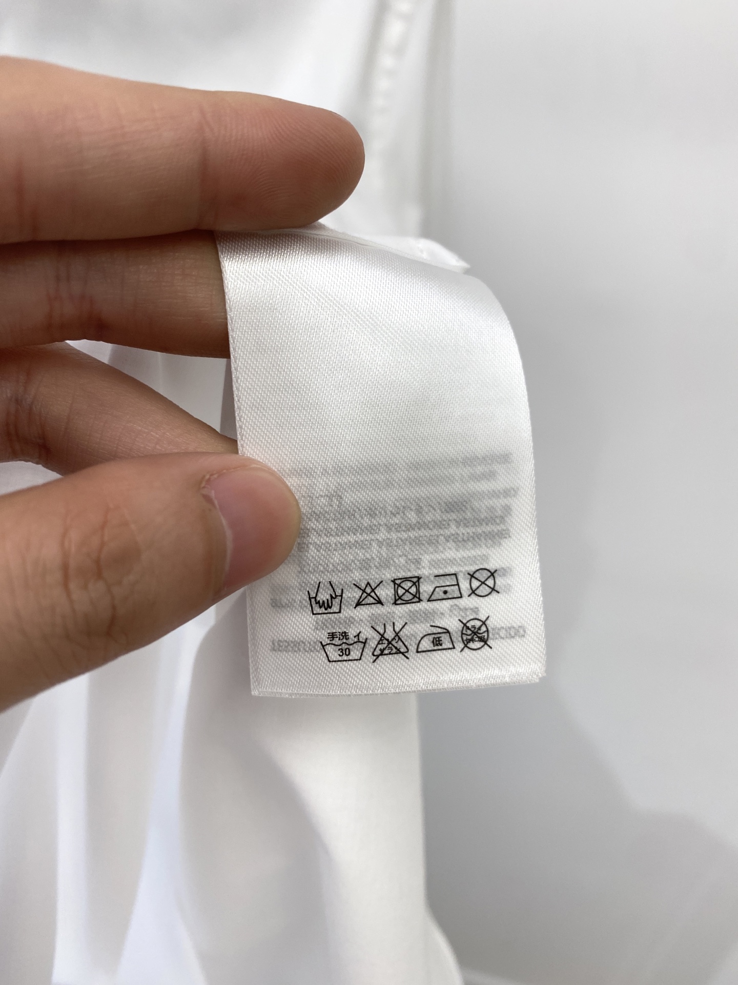 古奇、2026新品衬衫，时尚帅气，简约百搭款，定制原版面料，不仅挺括，保持潮流的廓形，又穿着舒适纱织更细