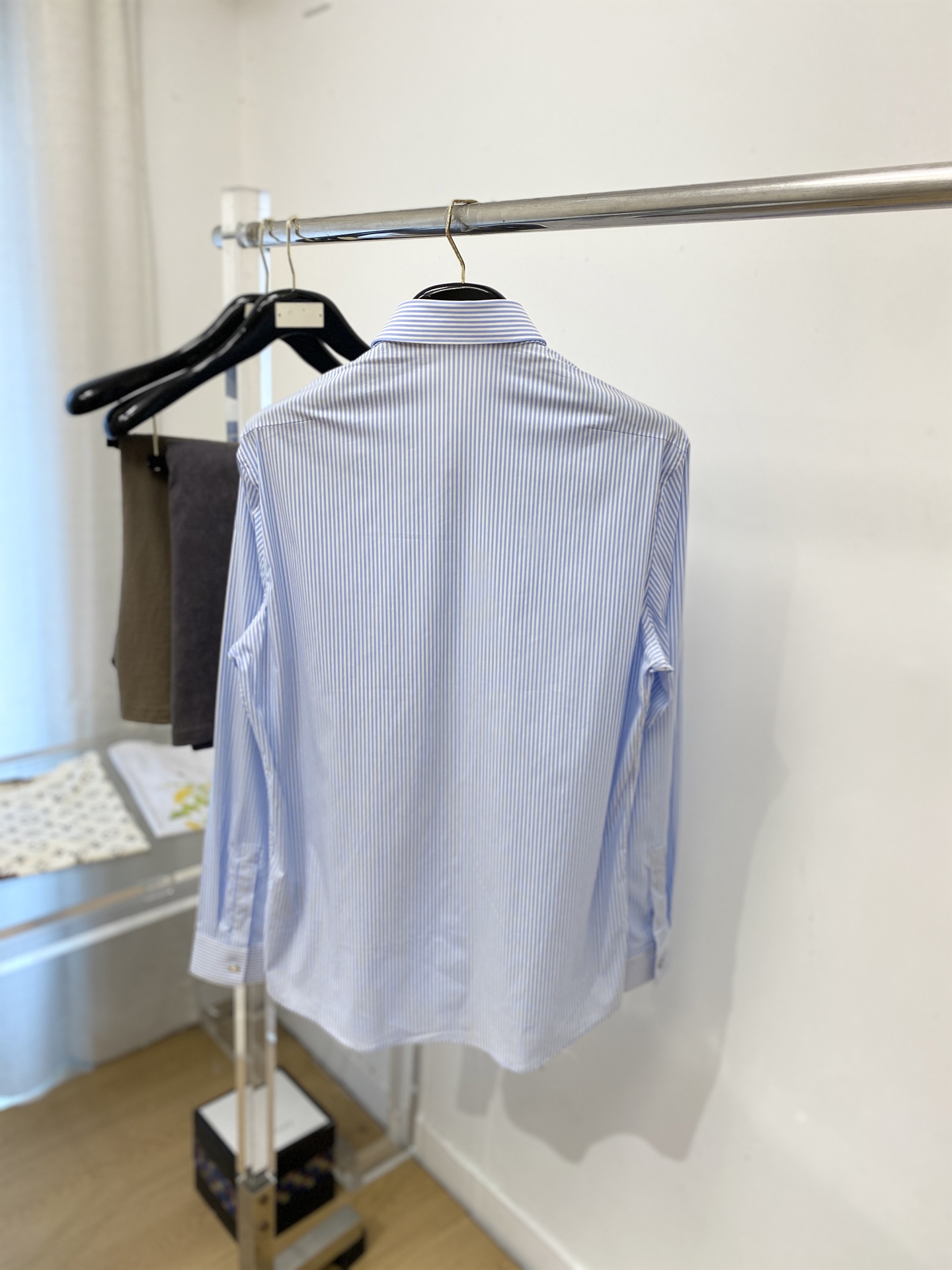 迪奥、2026新品衬衫，时尚帅气，简约百搭款，定制原版面料，不仅挺括，保持潮流的廓形，又穿着舒适，纱织更