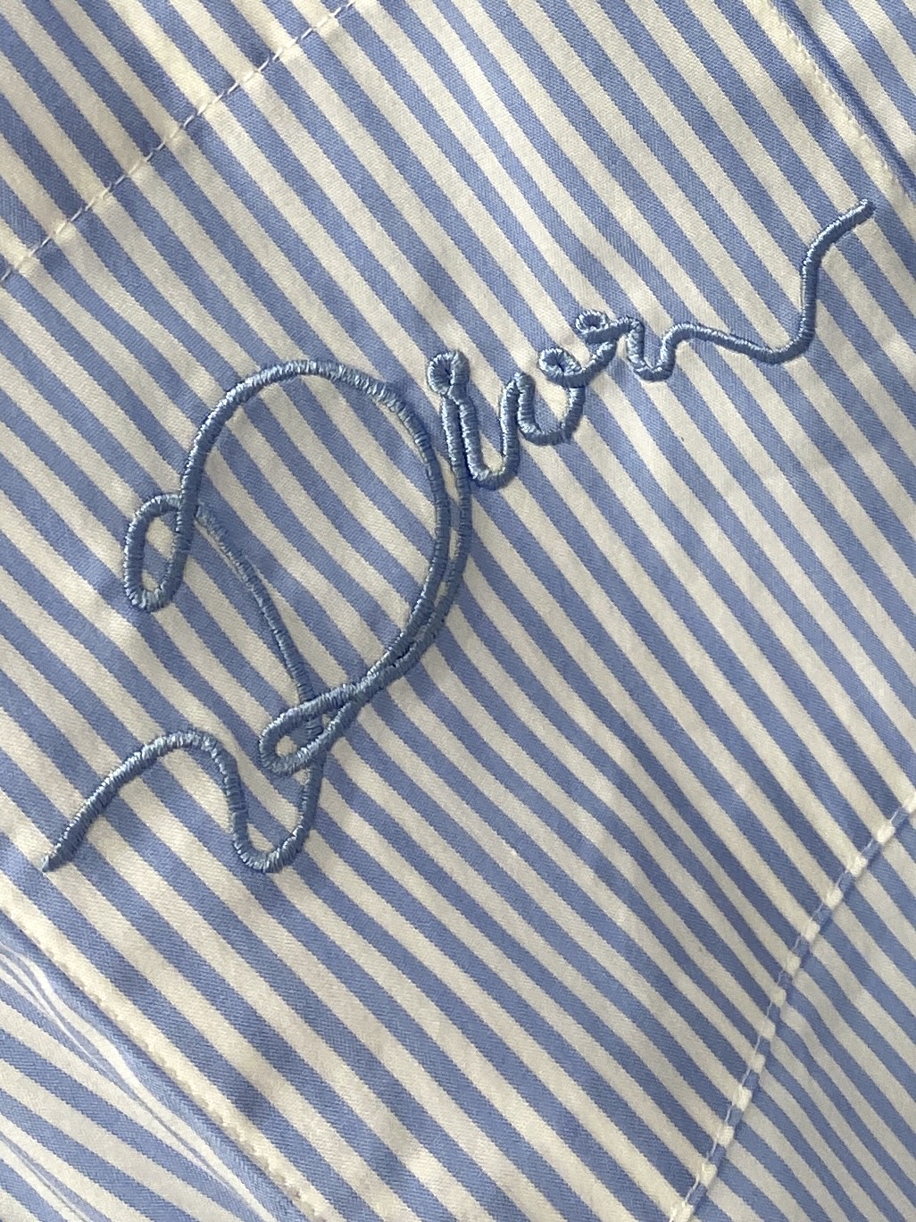 迪奥、2026新品衬衫，时尚帅气，简约百搭款，定制原版面料，不仅挺括，保持潮流的廓形，又穿着舒适，纱织更