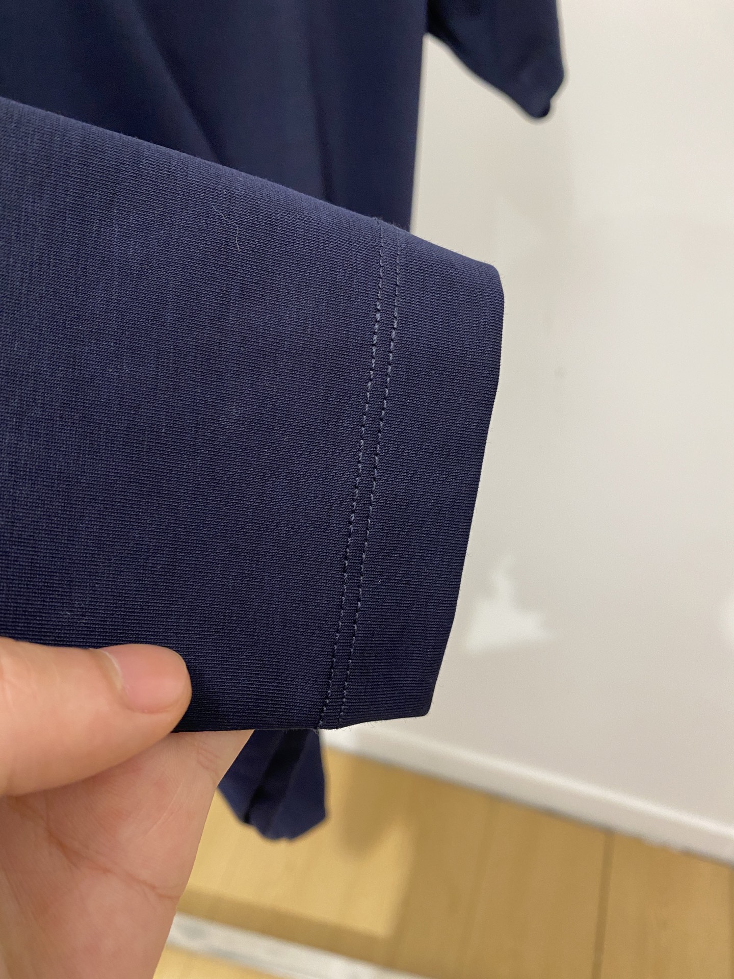 loro Piana、2026新品短袖T恤，帅气时尚，胸前精致刺绣图案字母logo，简约百搭款。面料棉 