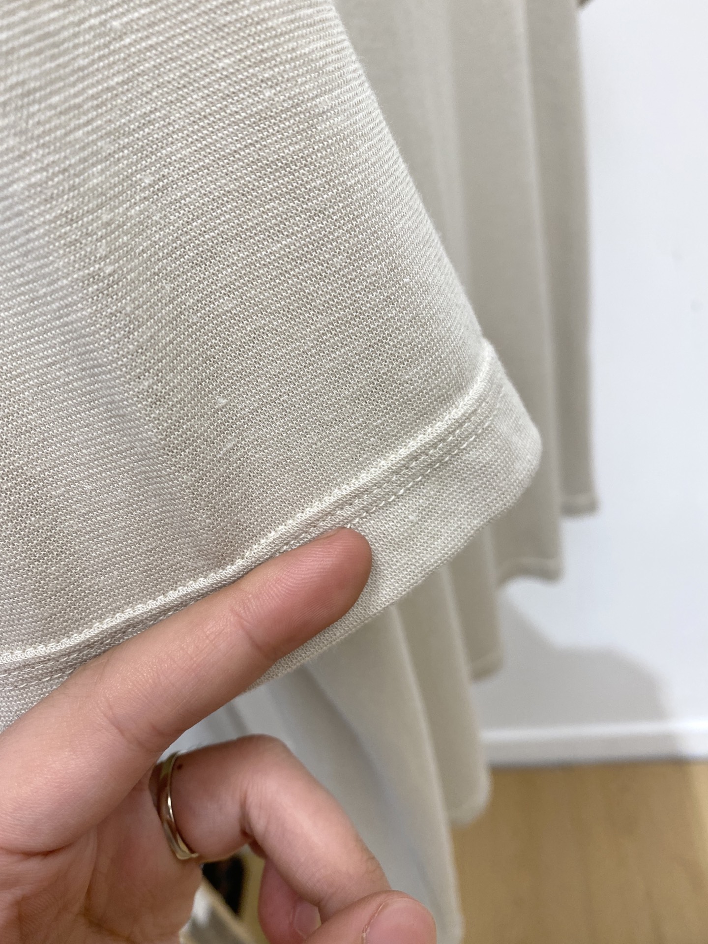 杰尼亚、2026新品短袖T恤，帅气时尚，后背刺绣织带图案logo，简约百搭款。面料棉 不仅挺括，保持潮流