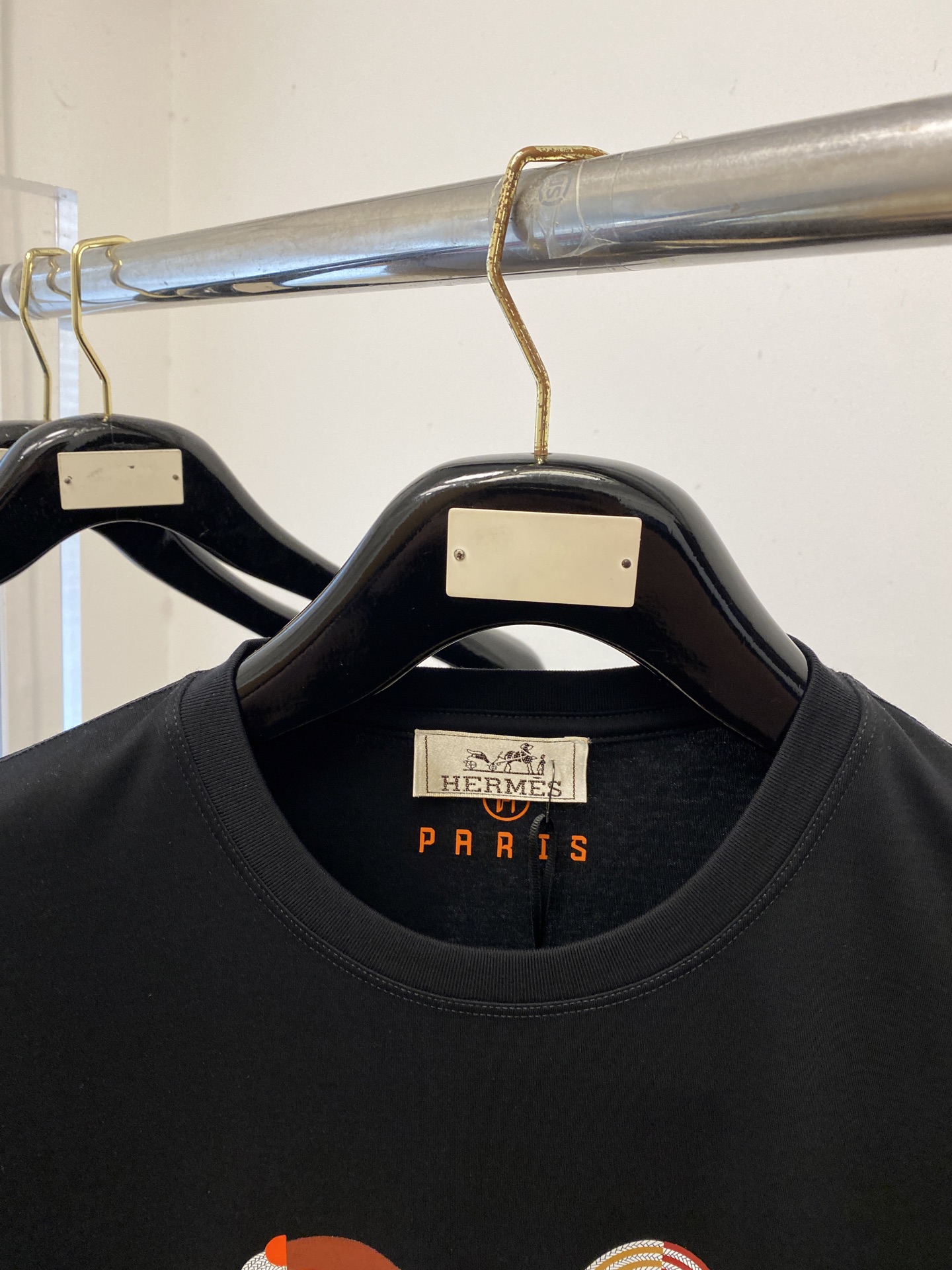 爱马仕、2026新品短袖T恤，帅气时尚，胸前顶级印花图案logo，简约百搭款。面料棉 不仅挺括，保持潮流