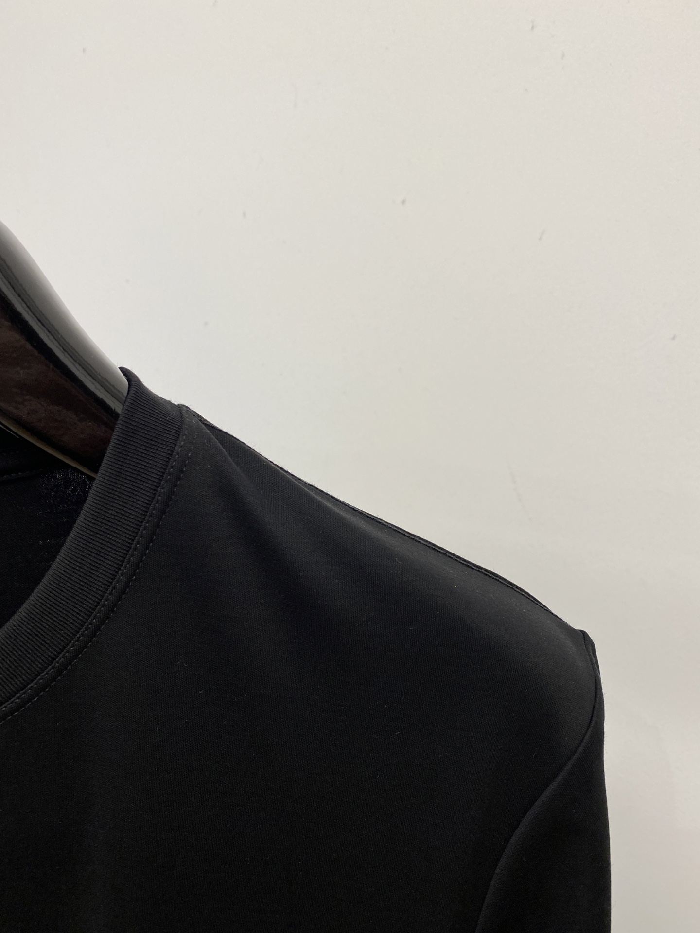 爱马仕、2026新品短袖T恤，帅气时尚，胸前顶级印花图案logo，简约百搭款。面料棉 不仅挺括，保持潮流