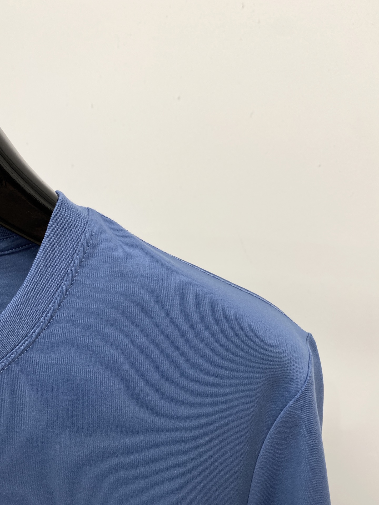 爱马仕、2026新品短袖T恤，帅气时尚，胸前顶级印花图案logo，简约百搭款。面料棉 不仅挺括，保持潮流