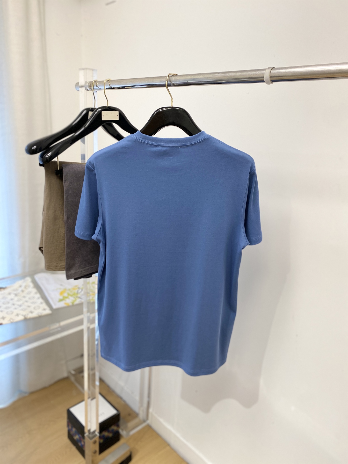 爱马仕、2026新品短袖T恤，帅气时尚，胸前顶级印花图案logo，简约百搭款。面料棉 不仅挺括，保持潮流