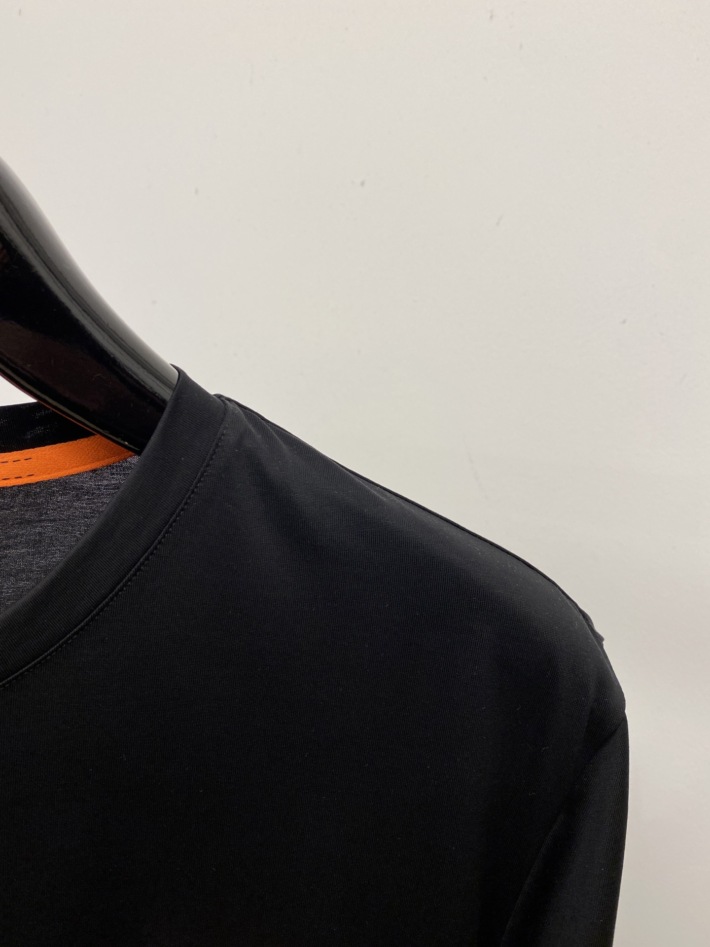 爱马仕、2026新品短袖T恤，帅气时尚，胸前顶级印花图案logo，简约百搭款。面料棉 不仅挺括，保持潮流