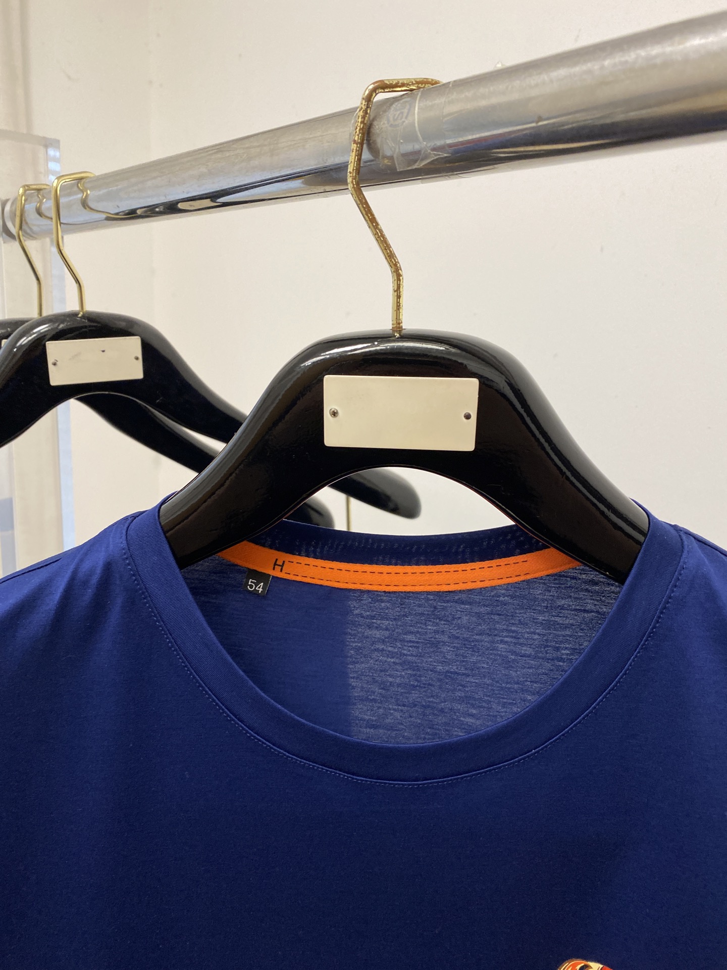 爱马仕、2026新品短袖T恤，帅气时尚，胸前顶级印花图案logo，简约百搭款。面料棉 不仅挺括，保持潮流