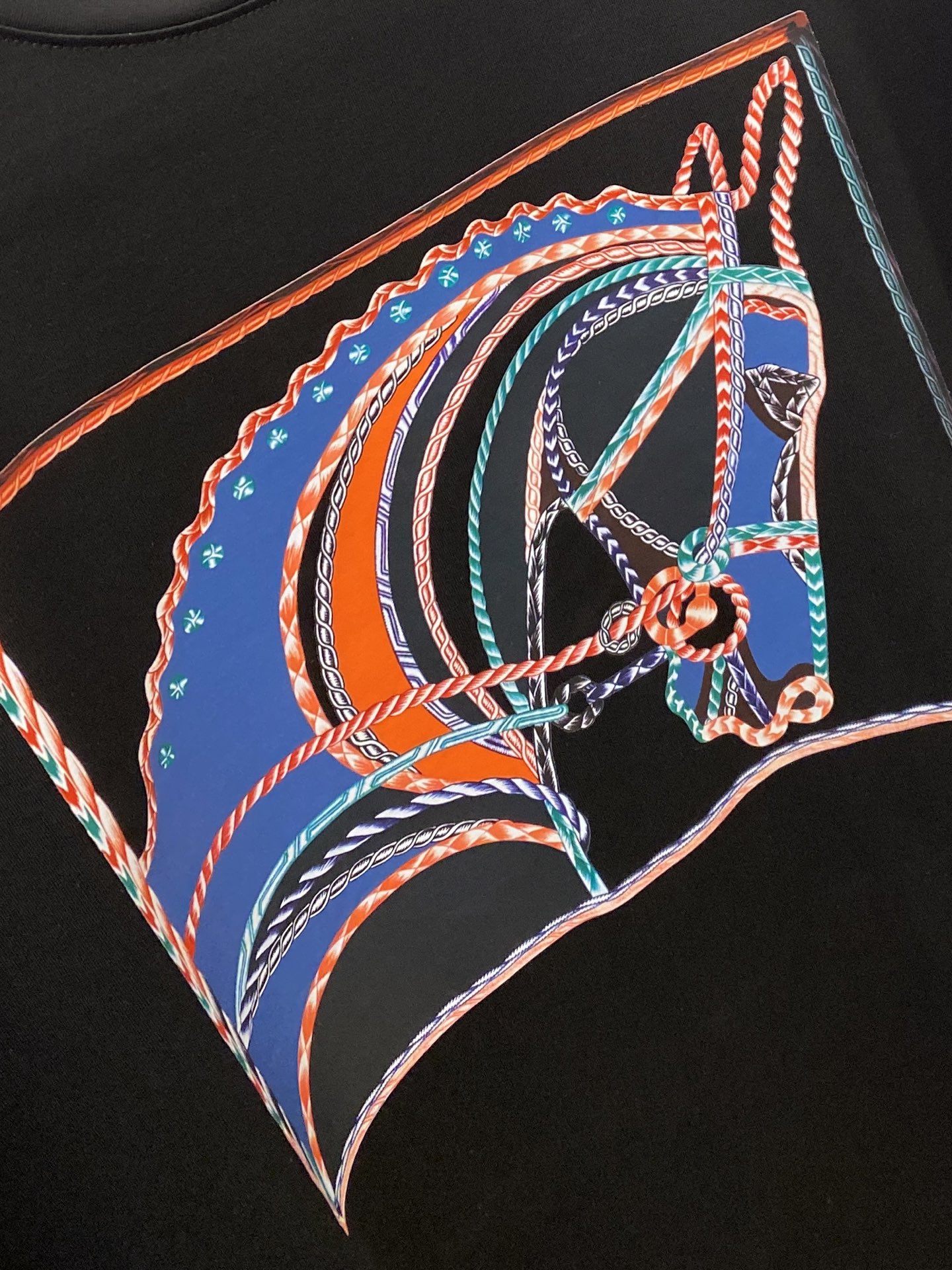 爱马仕、2026新品短袖T恤，帅气时尚，胸前顶级印花图案logo，简约百搭款。面料棉 不仅挺括，保持潮流