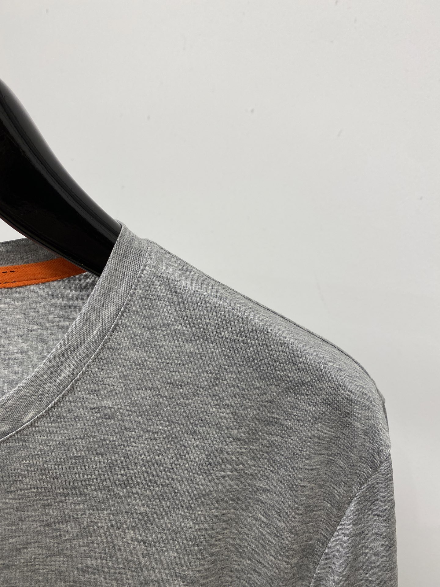 爱马仕、2026新品短袖T恤，帅气时尚，胸前顶级印花图案logo，简约百搭款。面料棉 不仅挺括，保持潮流