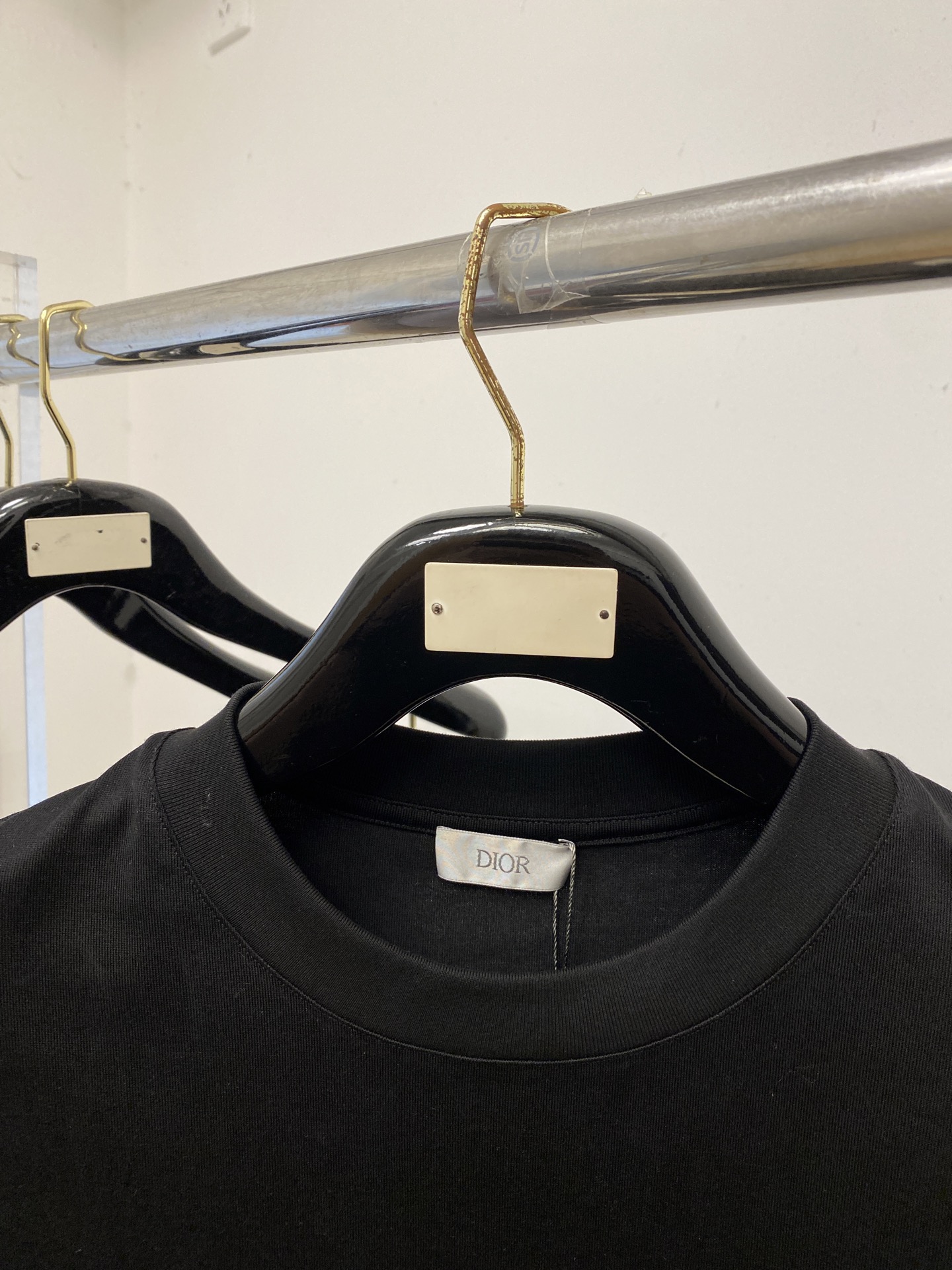 爱马仕、2026新品短袖T恤，帅气时尚，胸前顶级印胶字母图案logo，简约百搭款。面料棉 不仅挺括，保持