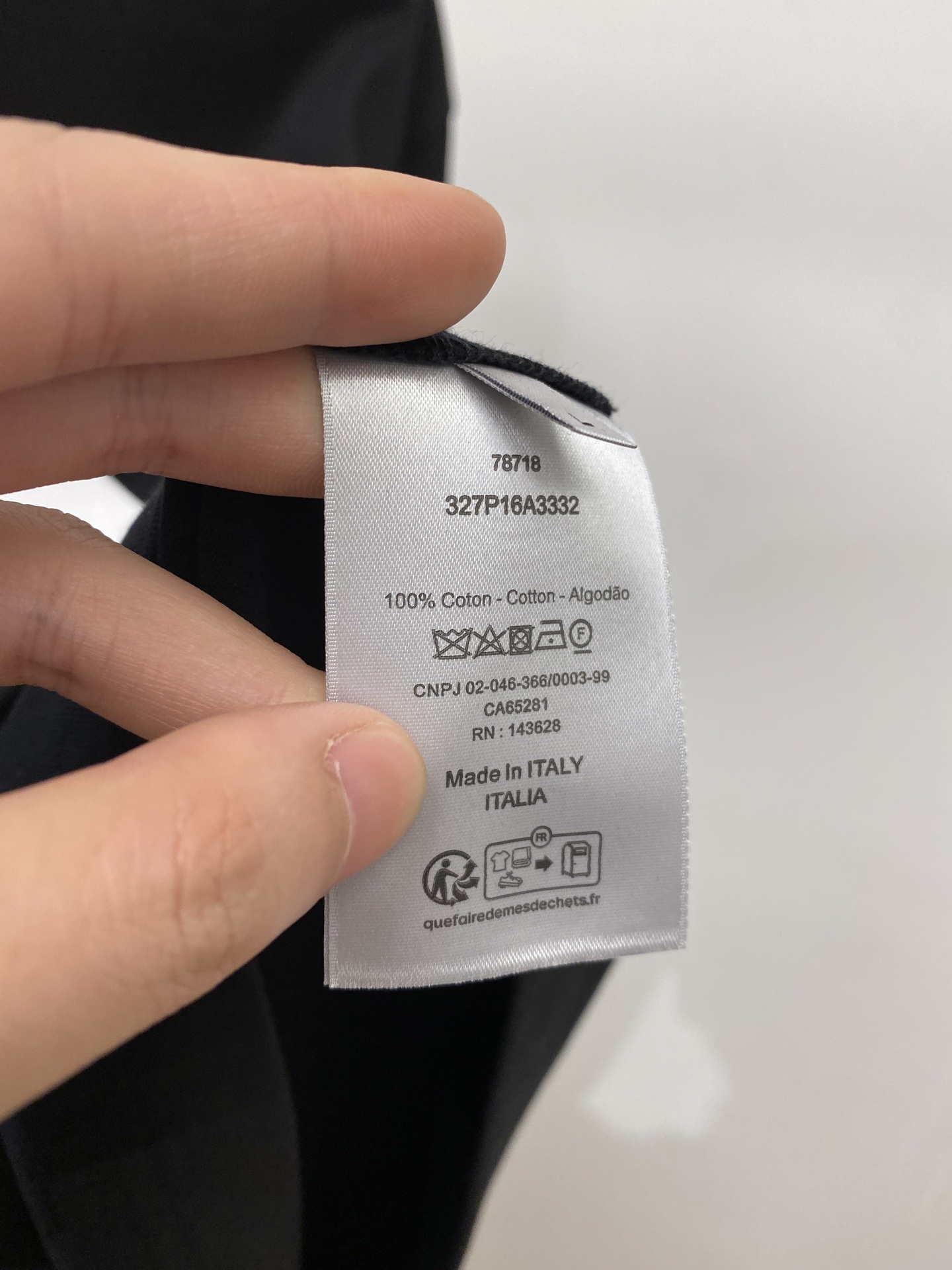 爱马仕、2026新品短袖T恤，帅气时尚，胸前顶级印胶字母图案logo，简约百搭款。面料棉 不仅挺括，保持