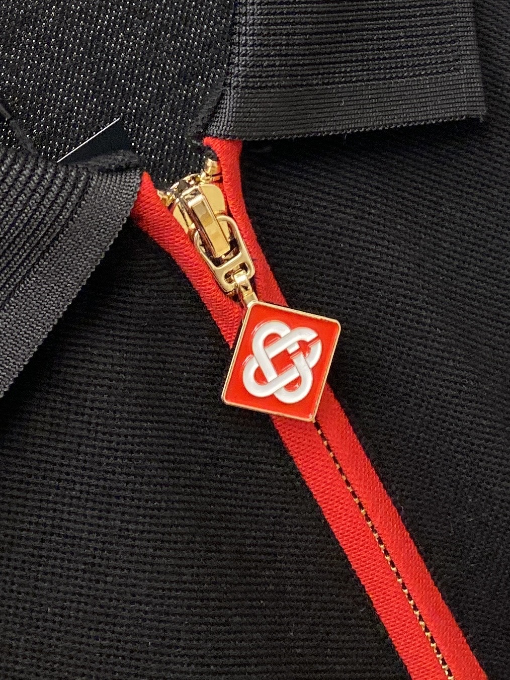 CASABLNCA 时尚潮牌、2026新品短袖T恤，帅气时尚，胸前精致刺绣字母logo，简约百搭款。面料