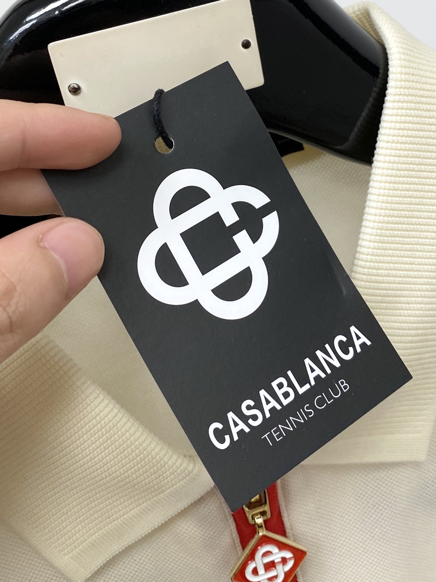 CASABLNCA 时尚潮牌、2026新品短袖T恤，帅气时尚，胸前精致刺绣字母logo，简约百搭款。面料