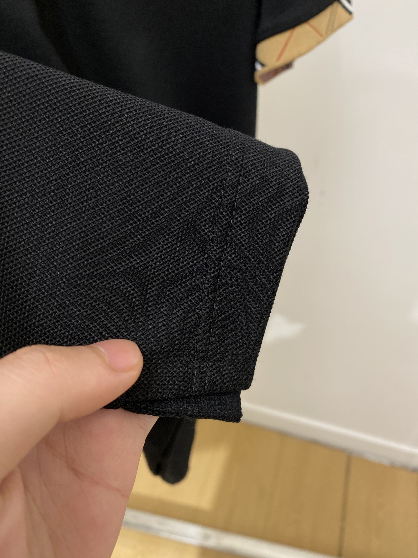 巴宝莉、2026新品短袖T恤，帅气时尚，胸前精致刺绣图案logo，简约百搭款。面料棉 不仅挺括，保持潮流