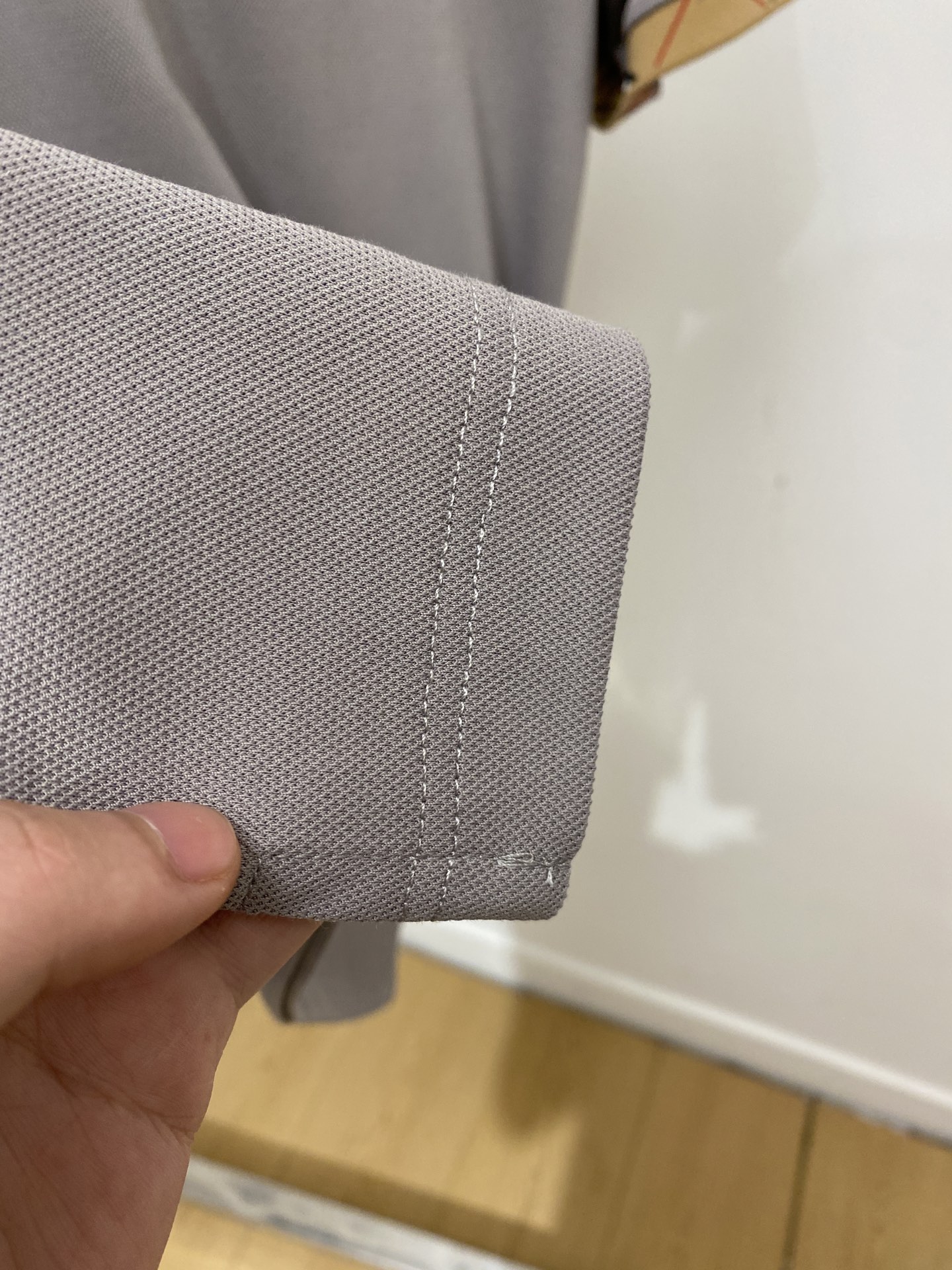 巴宝莉、2026新品短袖T恤，帅气时尚，胸前精致刺绣图案logo，简约百搭款。面料棉 不仅挺括，保持潮流