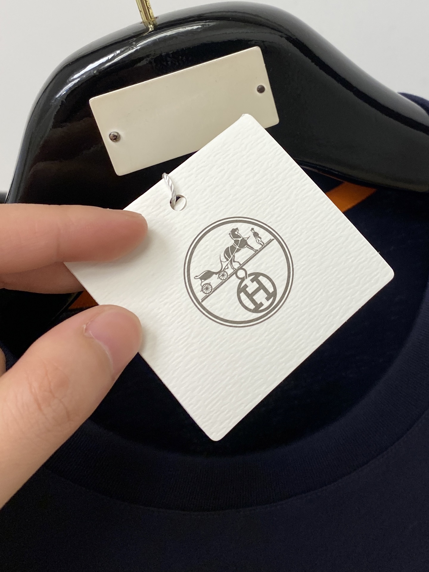 爱马仕、2026新品短袖T恤，帅气时尚，胸前顶级印花图案logo，简约百搭款。面料棉 不仅挺括，保持潮流