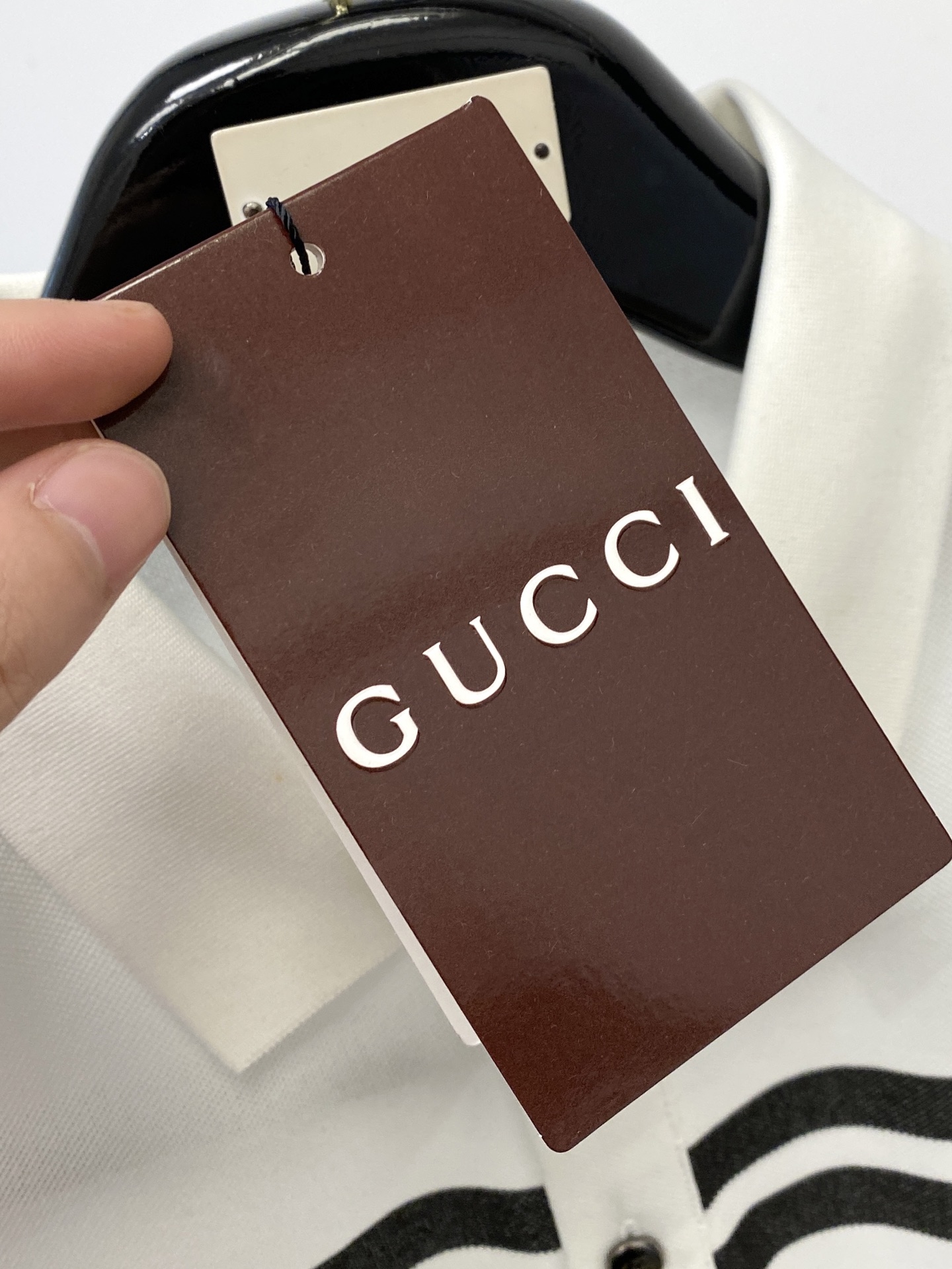 古奇、2026新品短袖T恤，帅气时尚，胸前精致刺绣字母logo，简约百搭款。面料棉 不仅挺括，保持潮流的