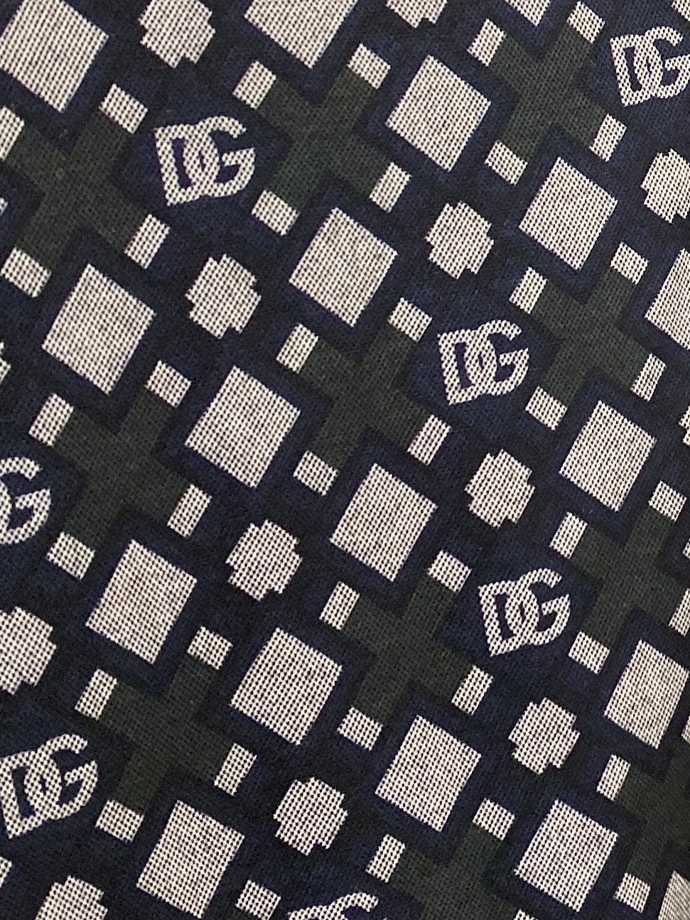 DG、2026新品短袖T恤，帅气时尚，胸前刺绣五金装饰字母logo，简约百搭款。面料棉 不仅挺括，保持潮