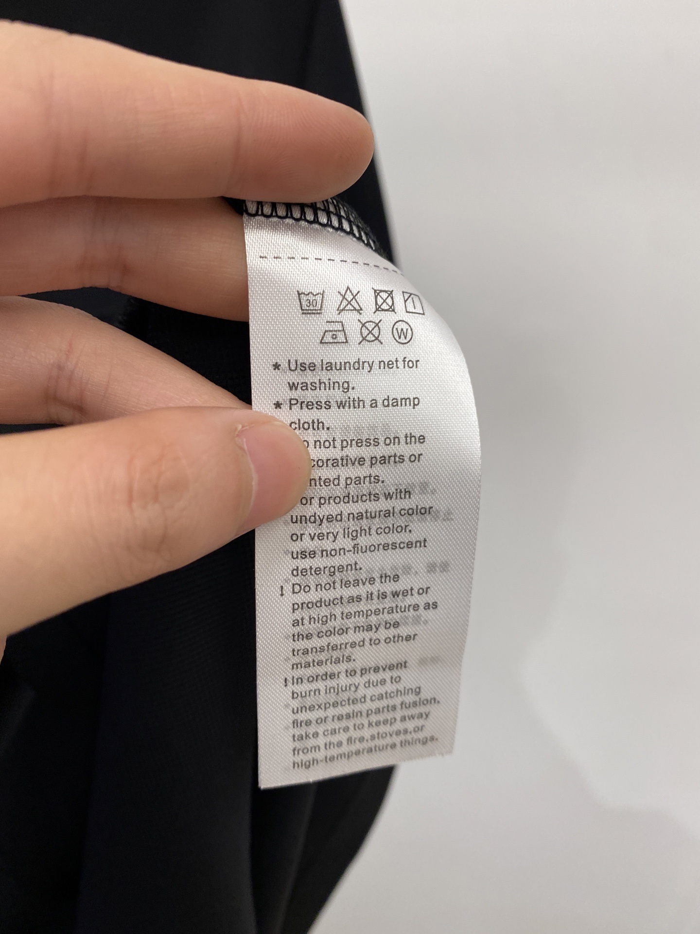 杰尼亚、2026新品短袖T恤，帅气时尚，胸前设计凹凸印胶字母logo，简约百搭款。面料棉 不仅挺括，保持