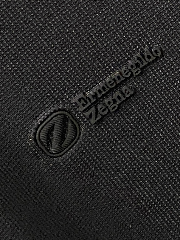 杰尼亚、2026新品短袖T恤，帅气时尚，胸前设计凹凸印胶字母logo，简约百搭款。面料棉 不仅挺括，保持