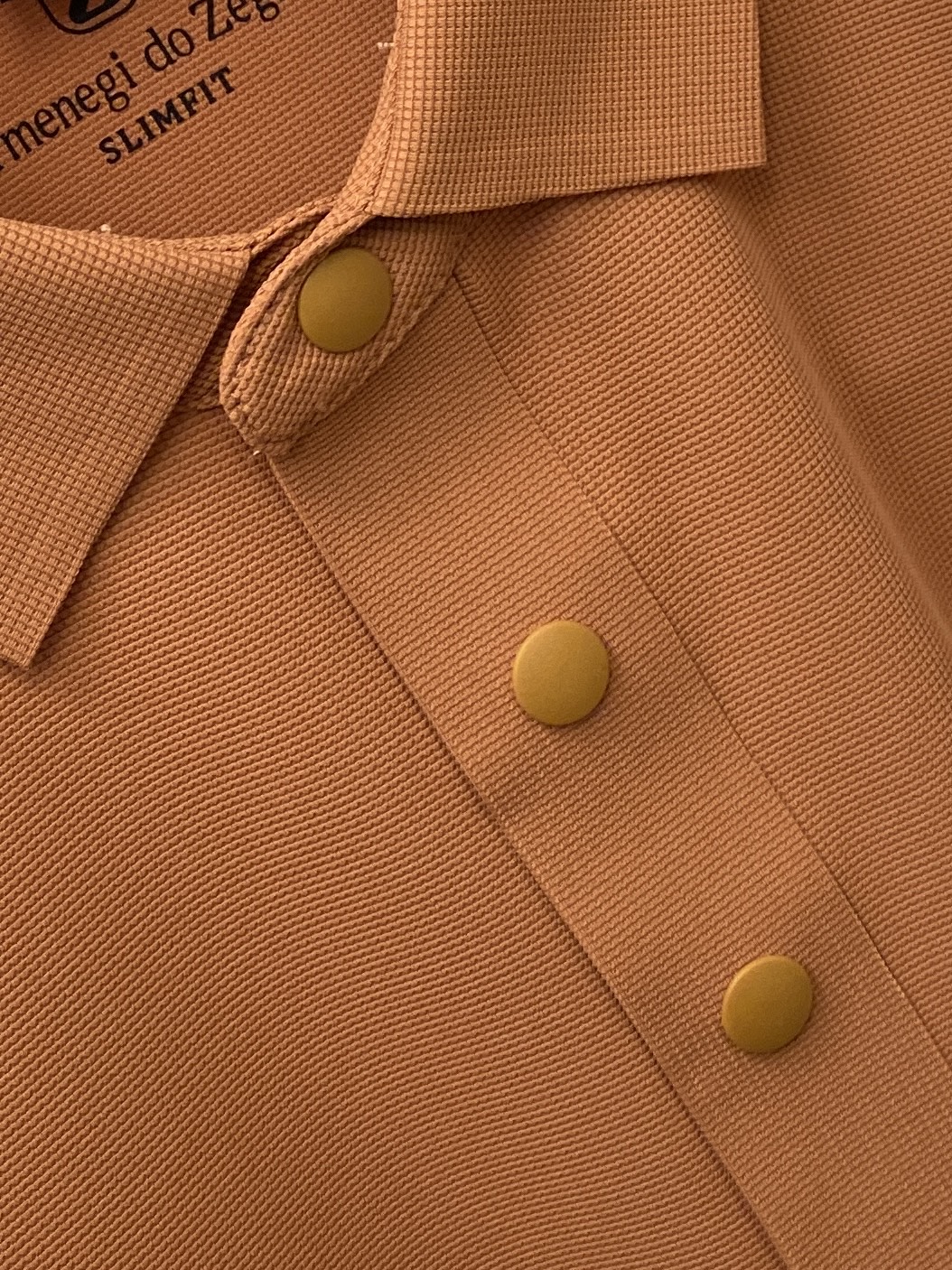 杰尼亚、2026新品短袖T恤，帅气时尚，胸前设计凹凸印胶字母logo，简约百搭款。面料棉 不仅挺括，保持