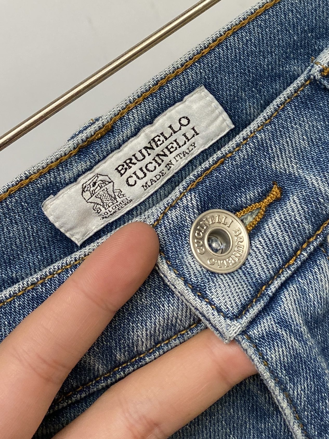brunello Cucinelli、2026最新品，专柜同步有售，原单狠货，水洗休闲牛仔裤，进口原版水