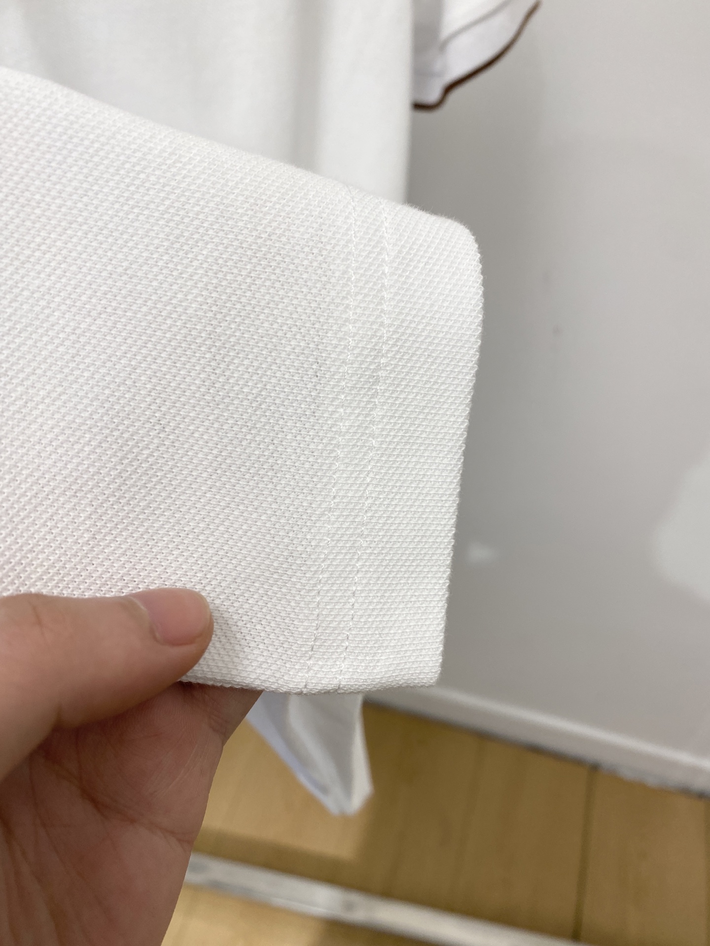 杰尼亚、2026新品短袖T恤，帅气时尚，简约百搭款。胸前精致刺绣字母logo，面料棉 不仅挺括，保持潮流