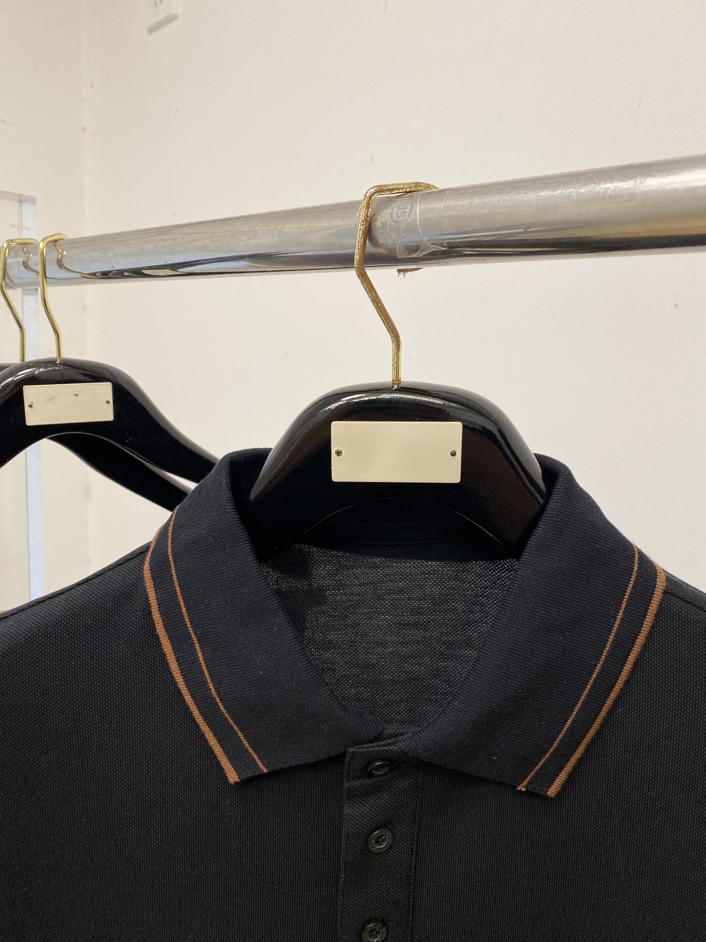 杰尼亚、2026新品短袖T恤，帅气时尚，简约百搭款。胸前精致刺绣字母logo，面料棉 不仅挺括，保持潮流