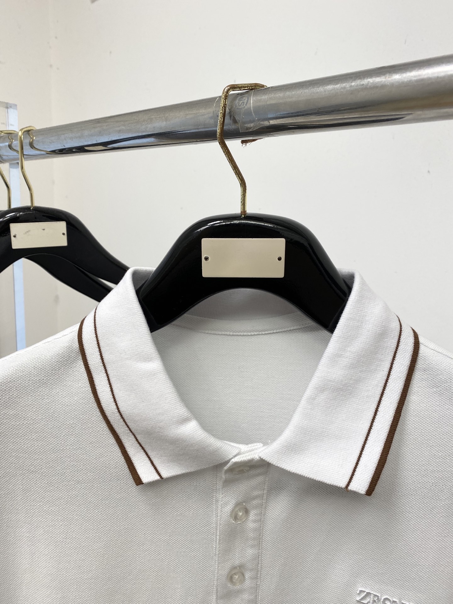 杰尼亚、2026新品短袖T恤，帅气时尚，简约百搭款。胸前精致刺绣字母logo，面料棉 不仅挺括，保持潮流