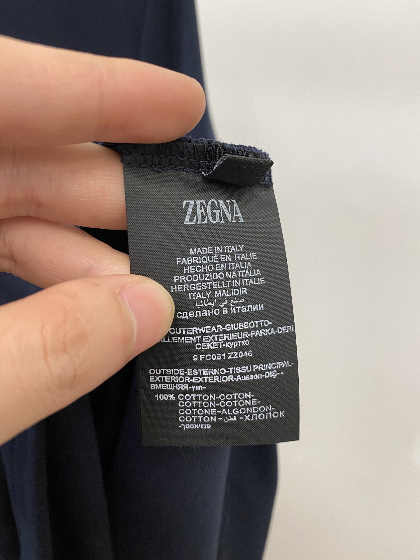 杰尼亚、2026新品短袖T恤，帅气时尚，简约百搭款。胸前精致刺绣字母logo，面料棉 不仅挺括，保持潮流