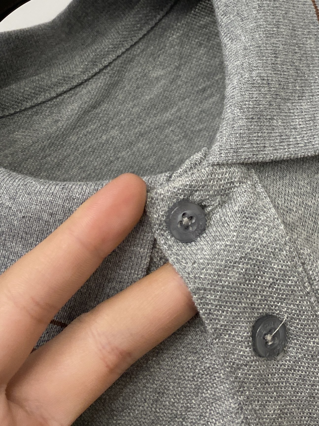 杰尼亚、2026新品短袖T恤，帅气时尚，简约百搭款。胸前精致刺绣字母logo，面料棉 不仅挺括，保持潮流