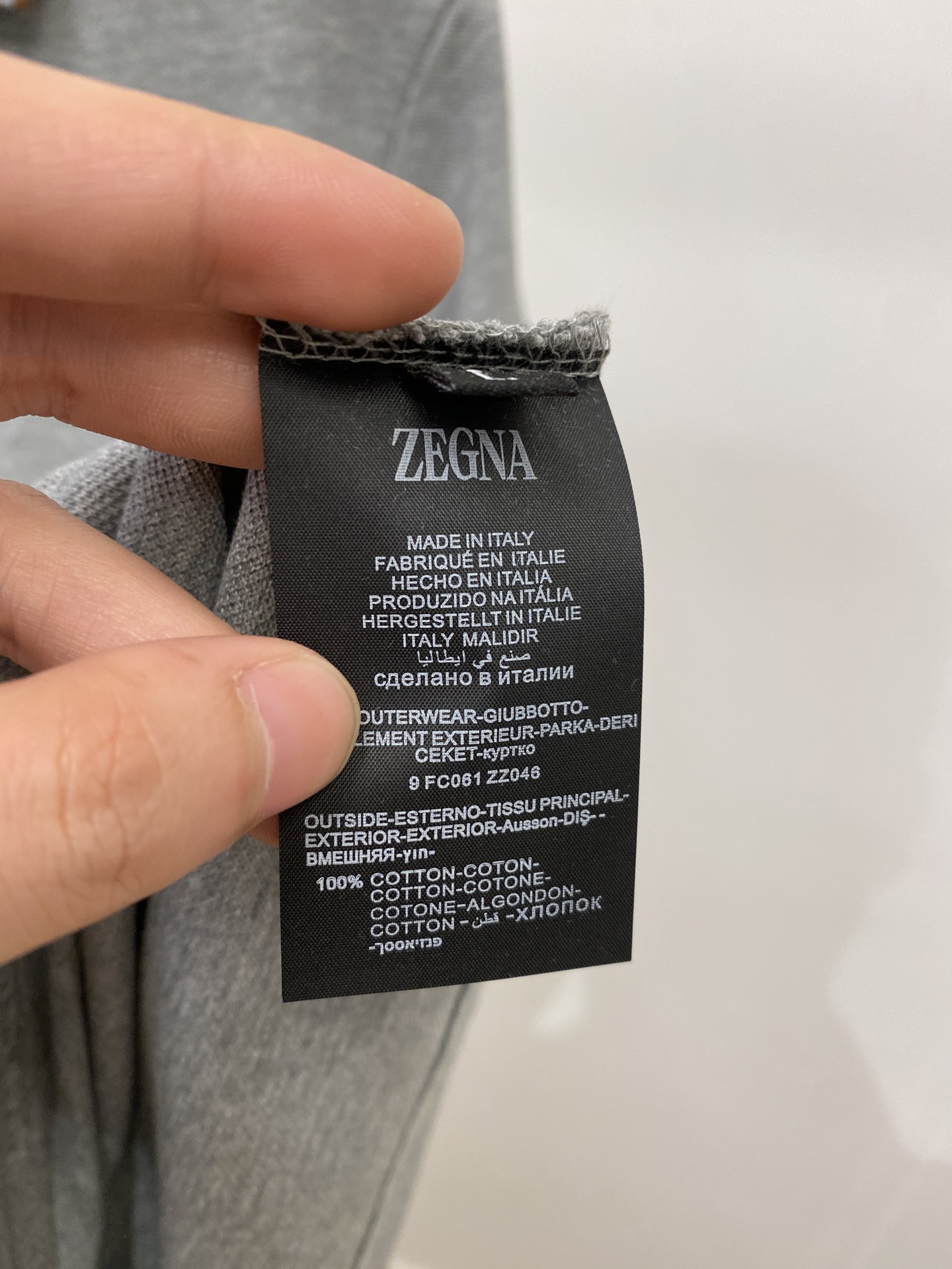 杰尼亚、2026新品短袖T恤，帅气时尚，简约百搭款。胸前精致刺绣字母logo，面料棉 不仅挺括，保持潮流